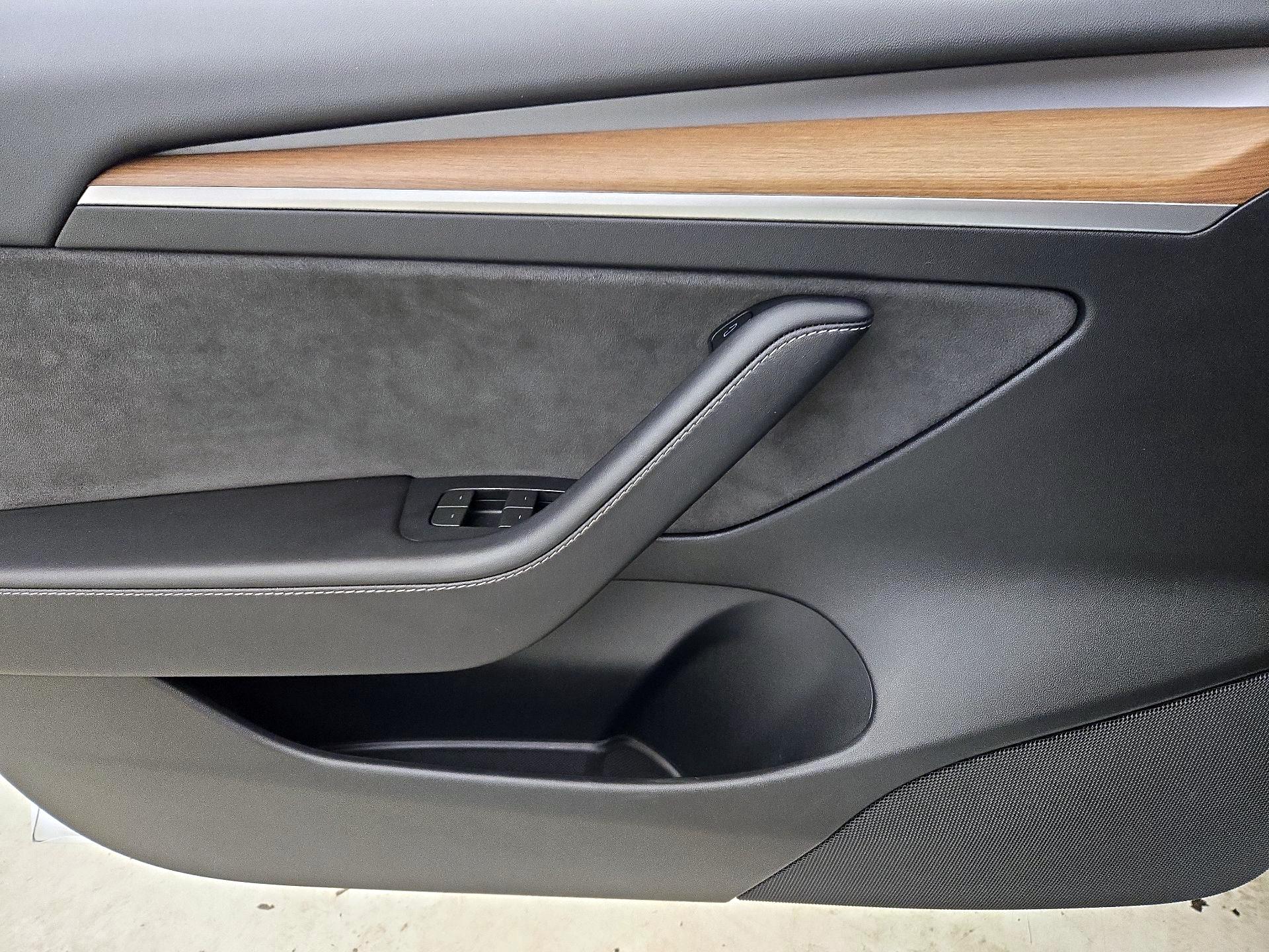 Thumbnail: 2023 Tesla Model 3 - 12
