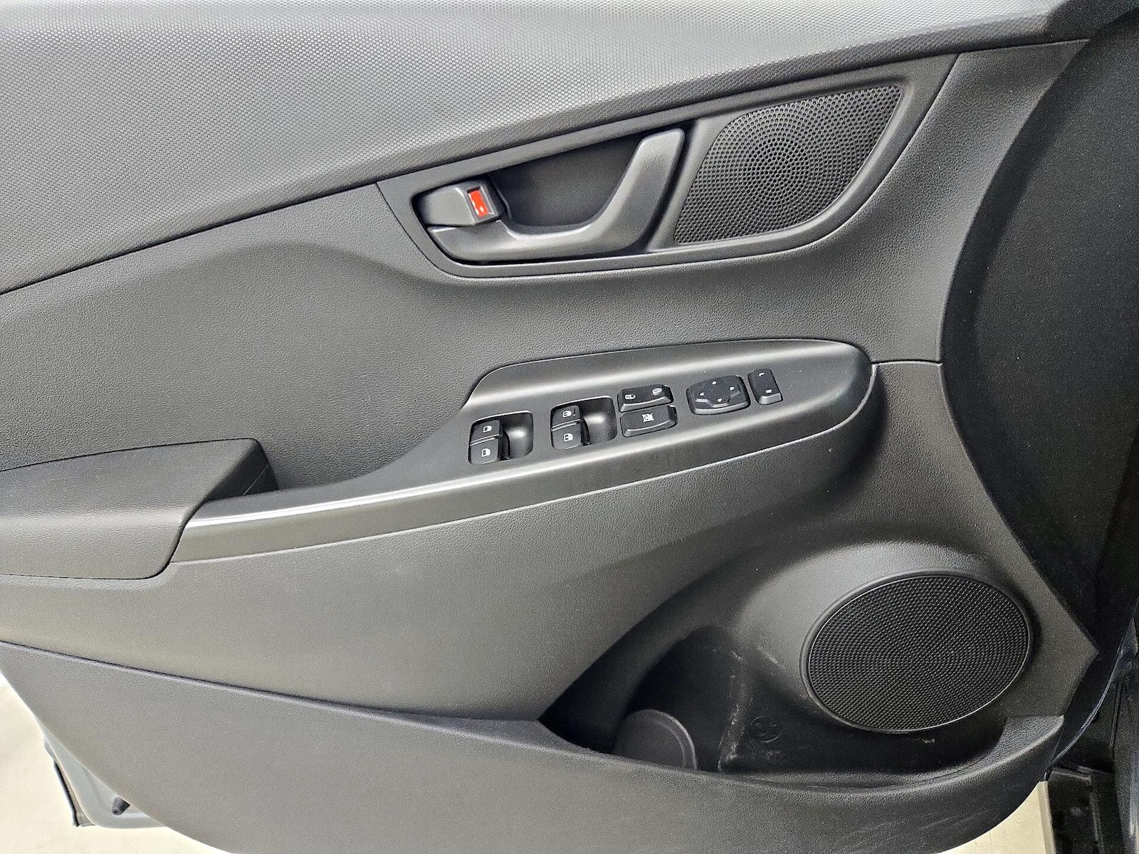 2021 Hyundai Kona SEL - Photo 13