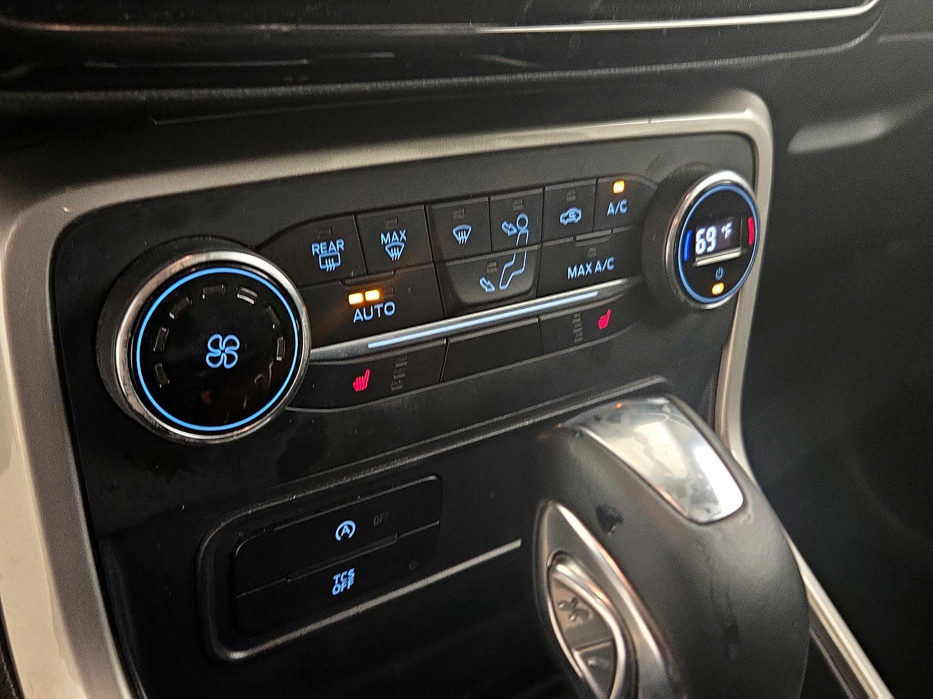 Thumbnail: 2018 Ford EcoSport - 16