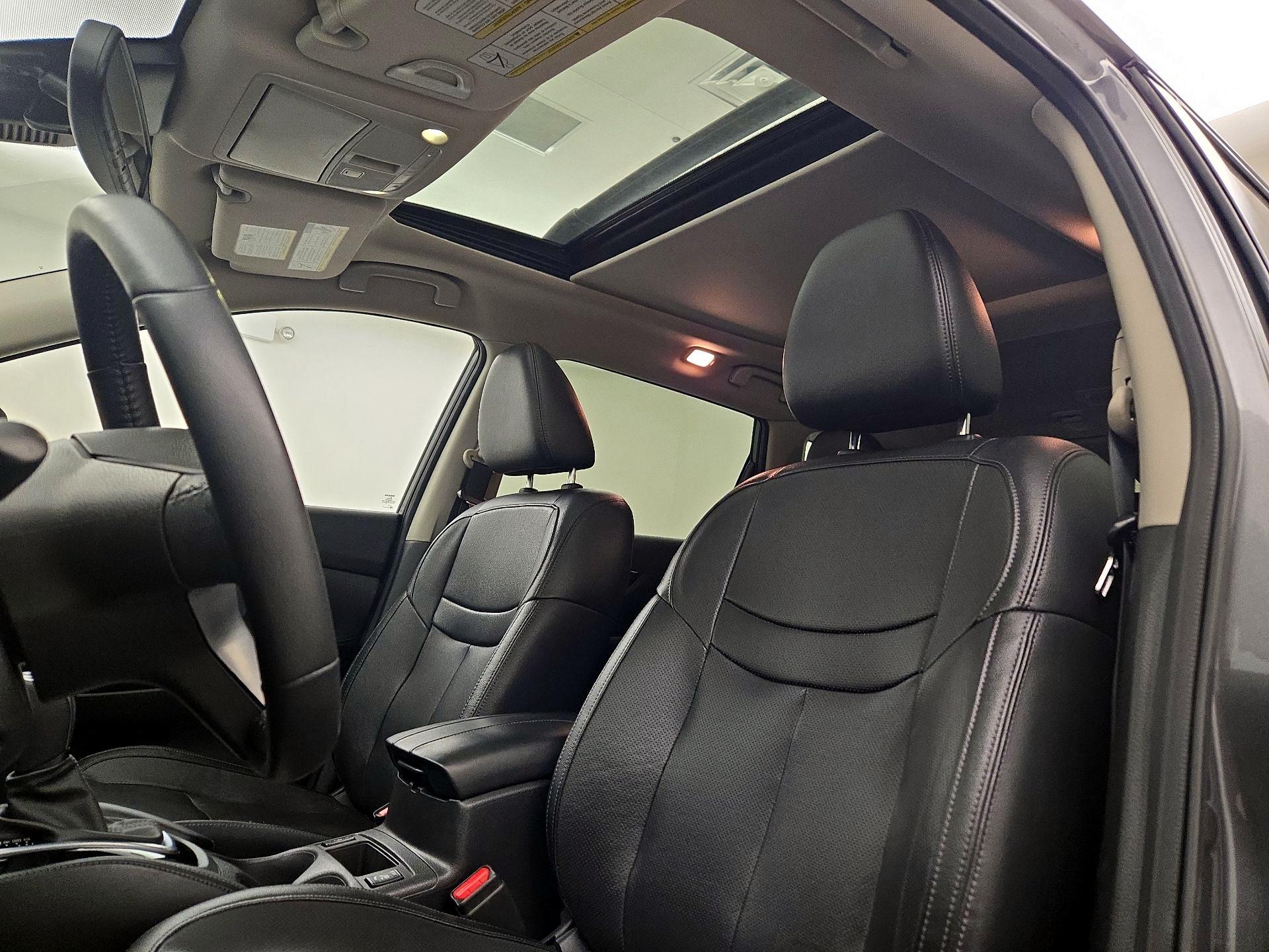 Thumbnail: 2019 Nissan Rogue - 19