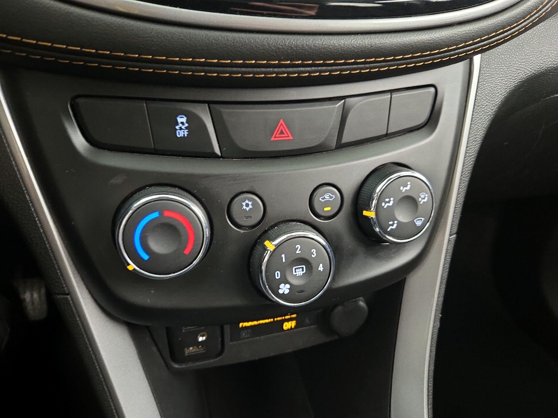 Thumbnail: 2021 Chevrolet Trax - 15