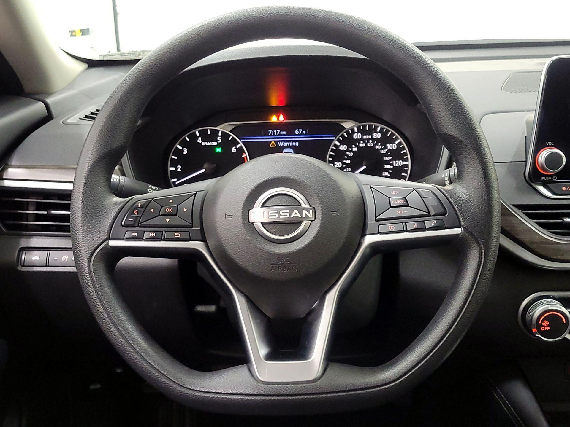 Thumbnail: 2023 Nissan Altima - 10