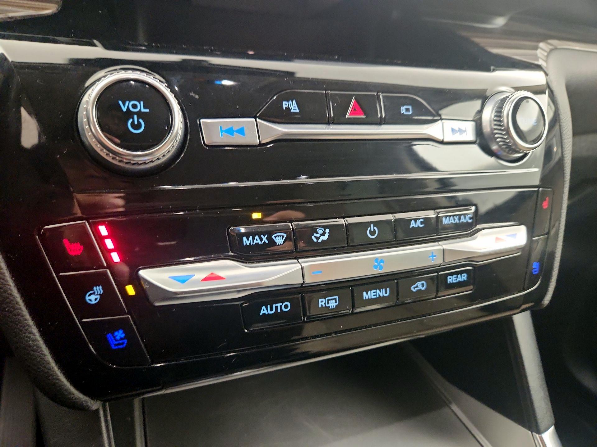 Thumbnail: 2023 Ford Explorer - 17