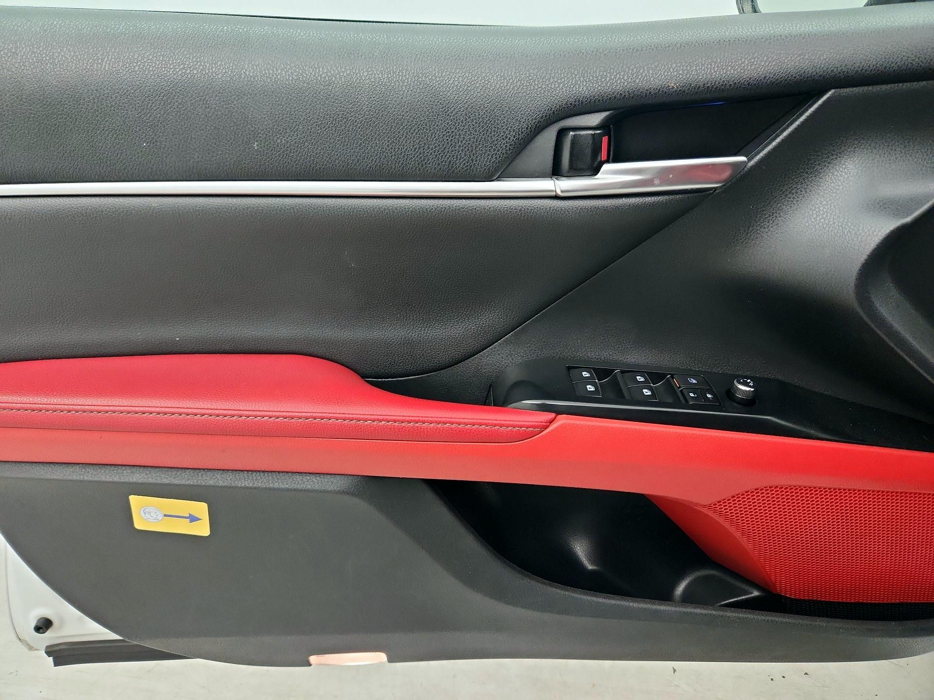 Thumbnail: 2020 Toyota Camry - 12