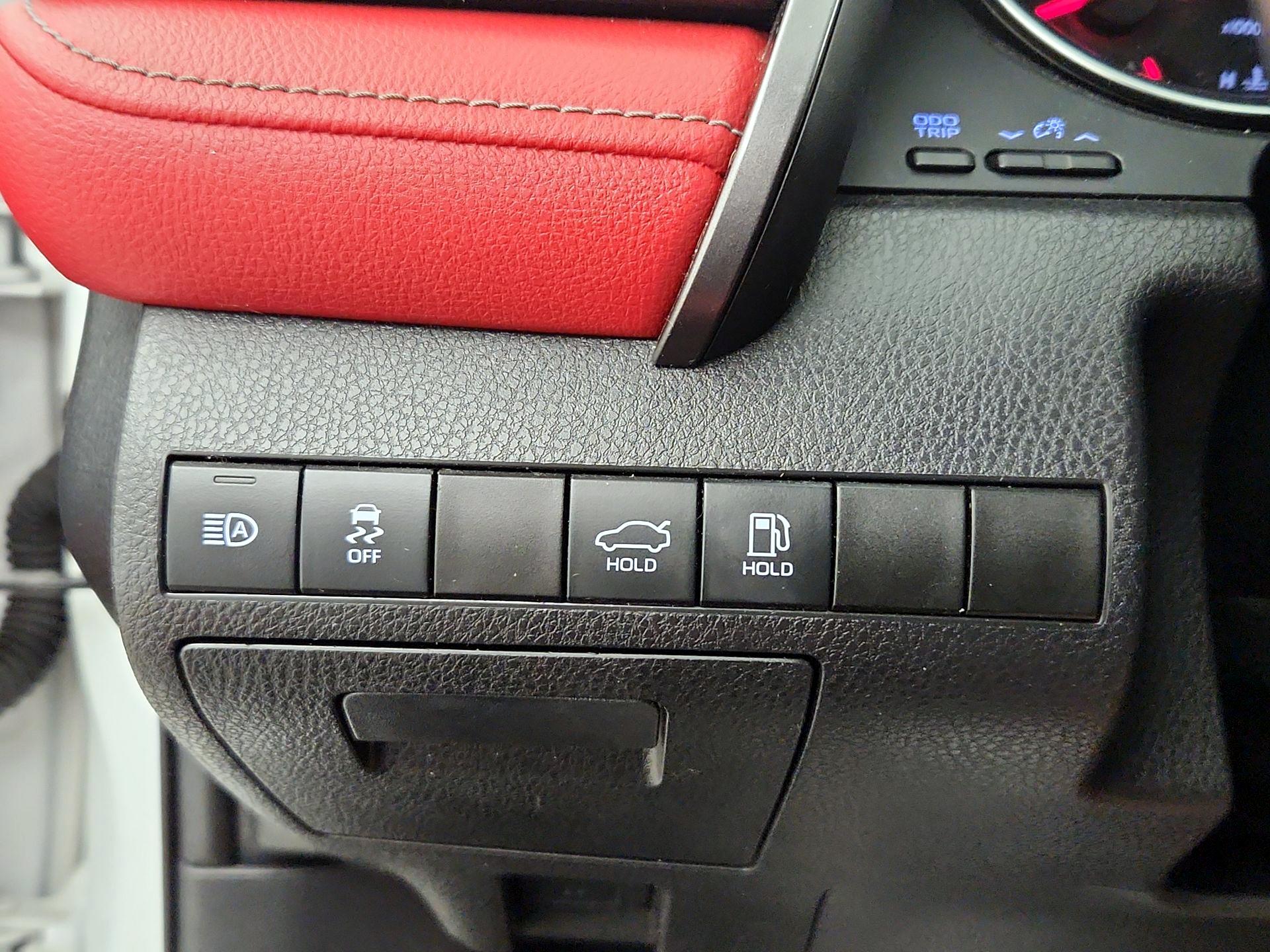 Thumbnail: 2020 Toyota Camry - 13