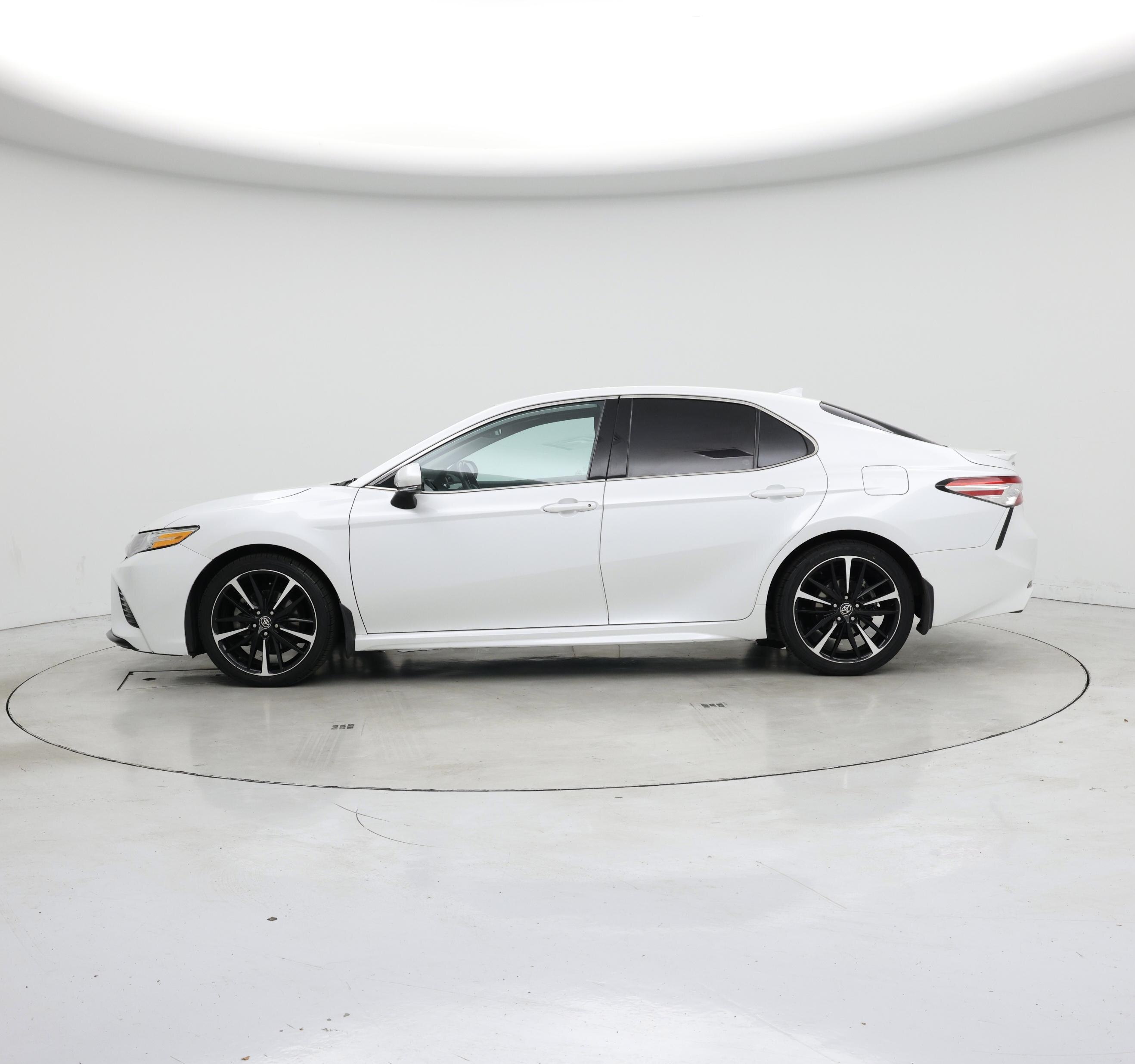 Thumbnail: 2020 Toyota Camry - 3