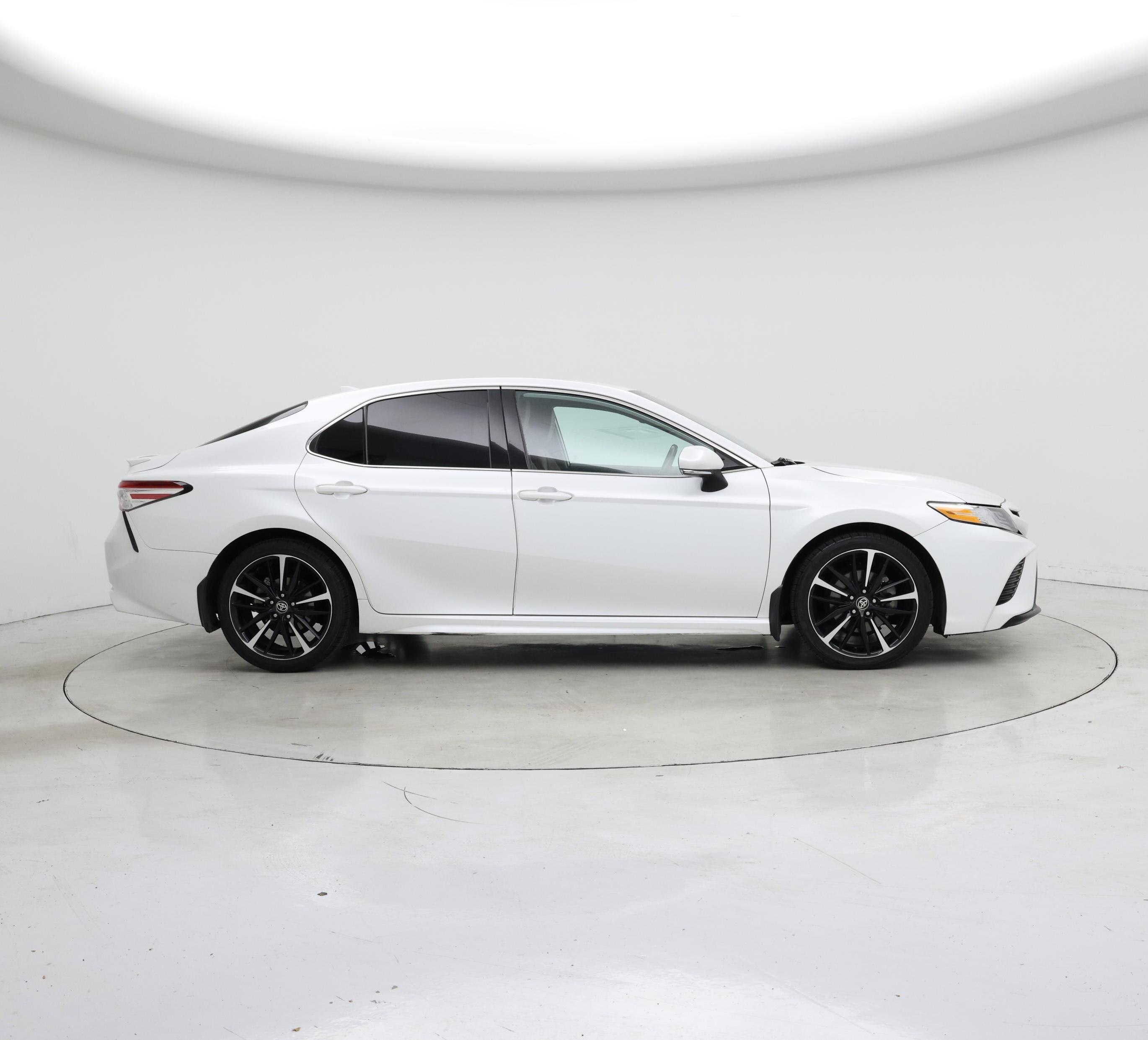 Thumbnail: 2020 Toyota Camry - 7