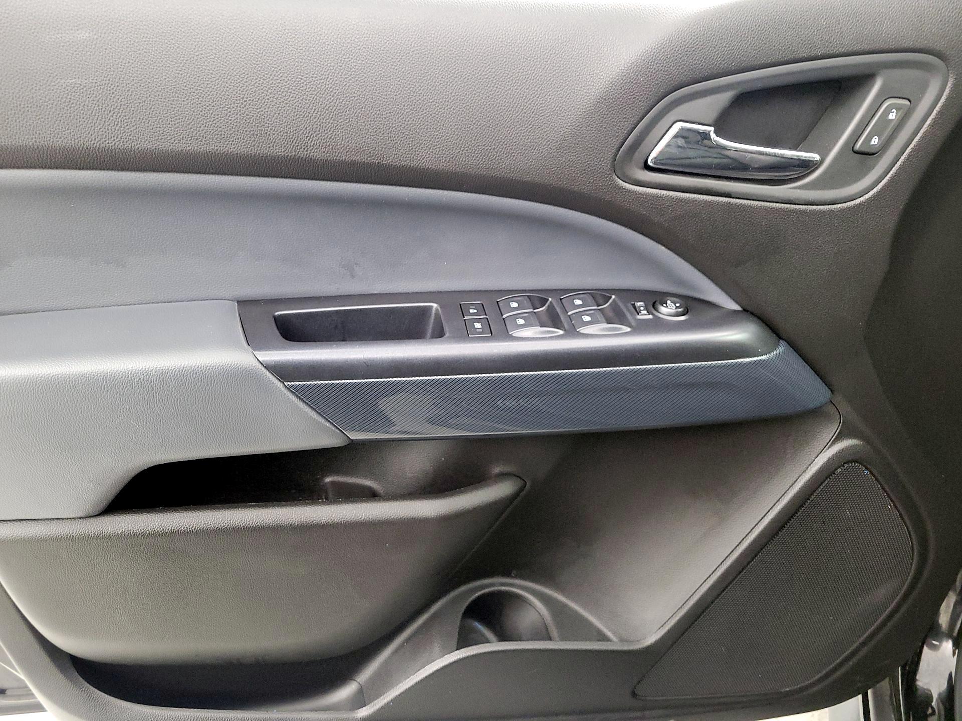 Thumbnail: 2021 Chevrolet Colorado - 12