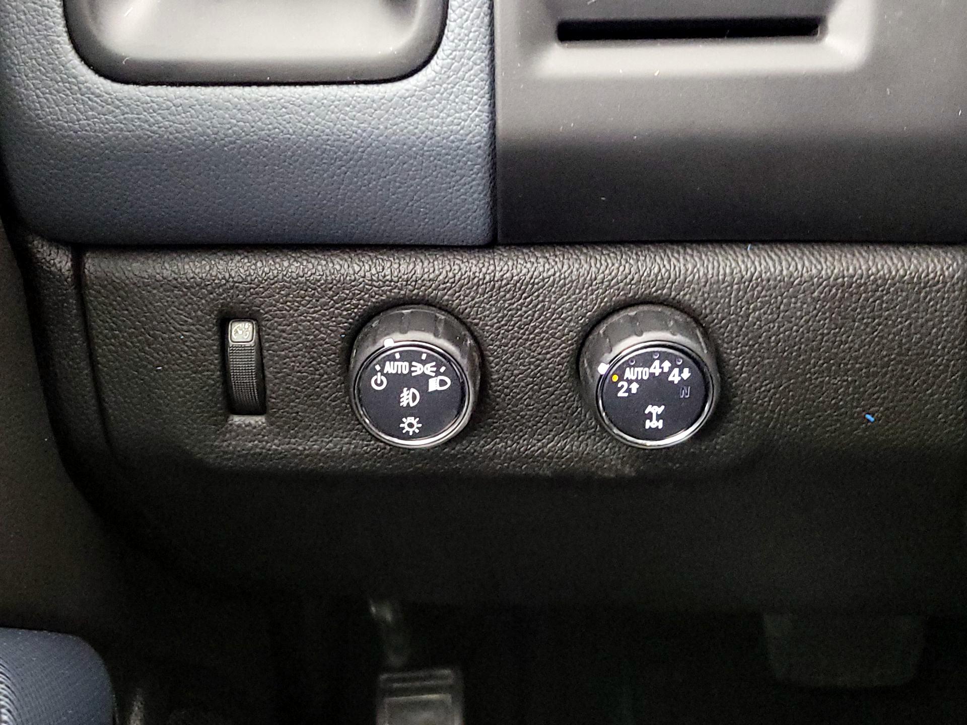 Thumbnail: 2021 Chevrolet Colorado - 13