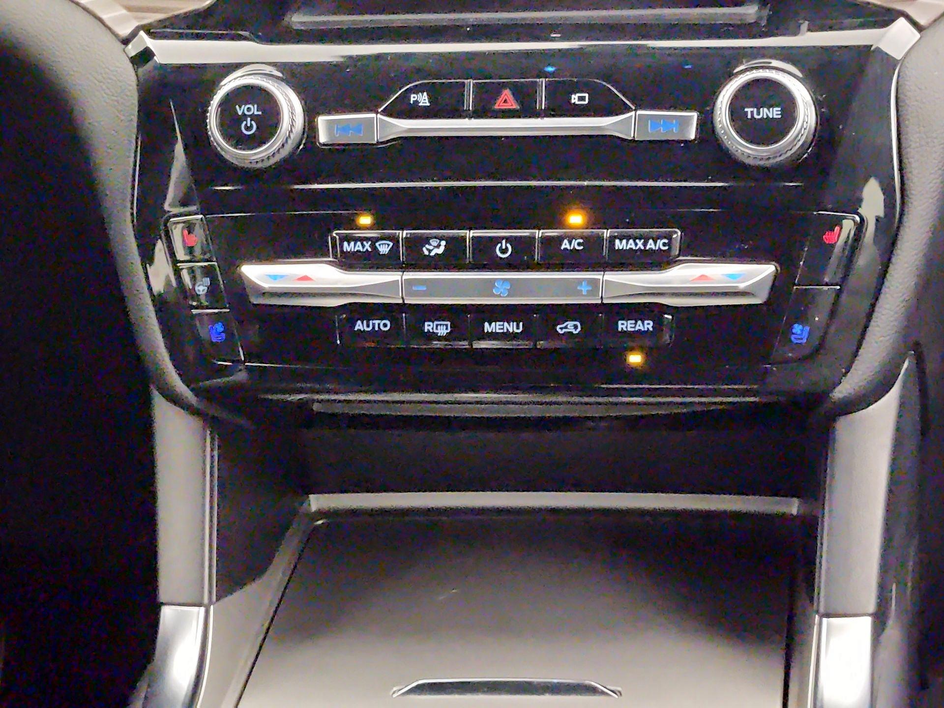 Thumbnail: 2023 Ford Explorer - 17