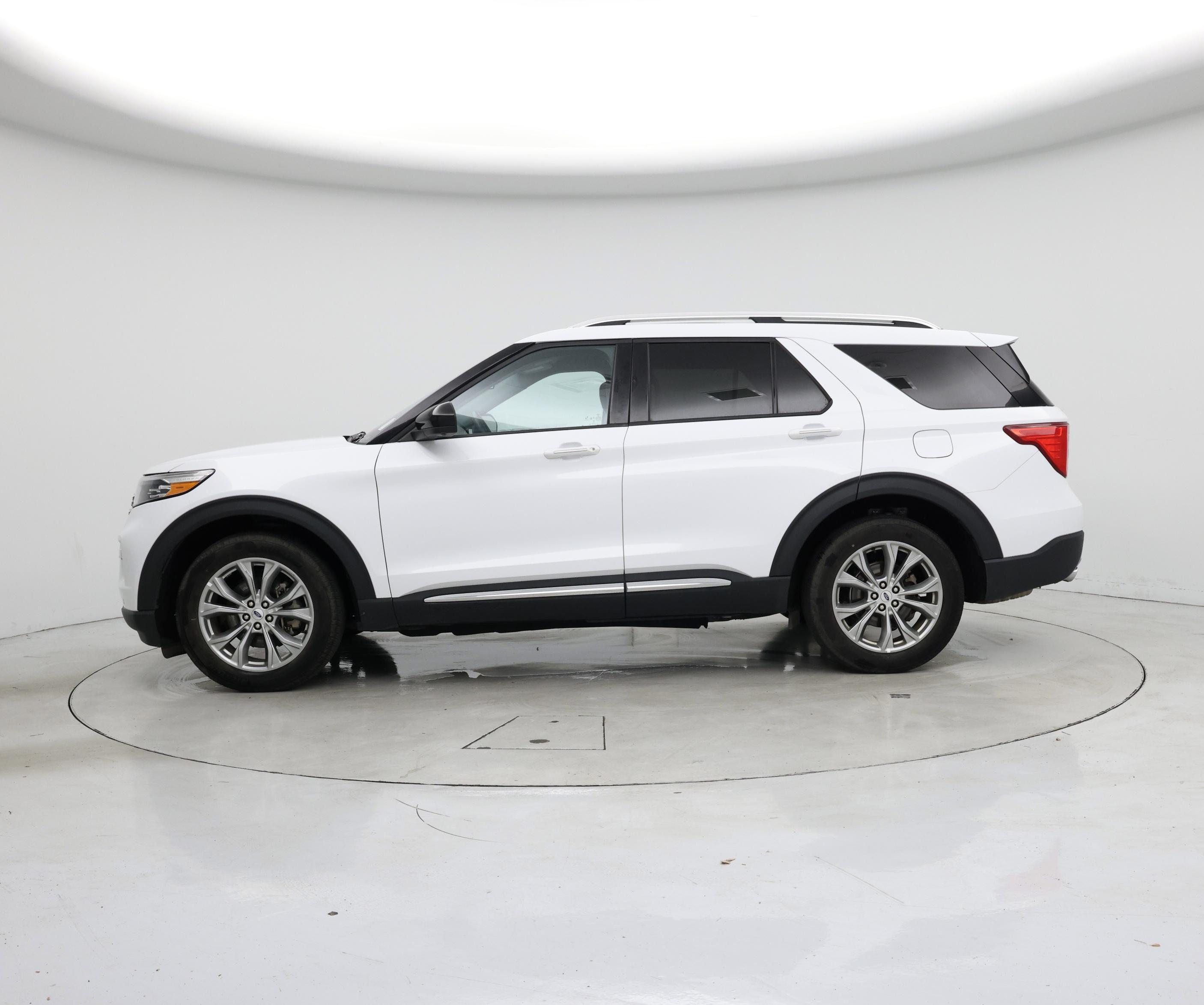 Thumbnail: 2023 Ford Explorer - 3