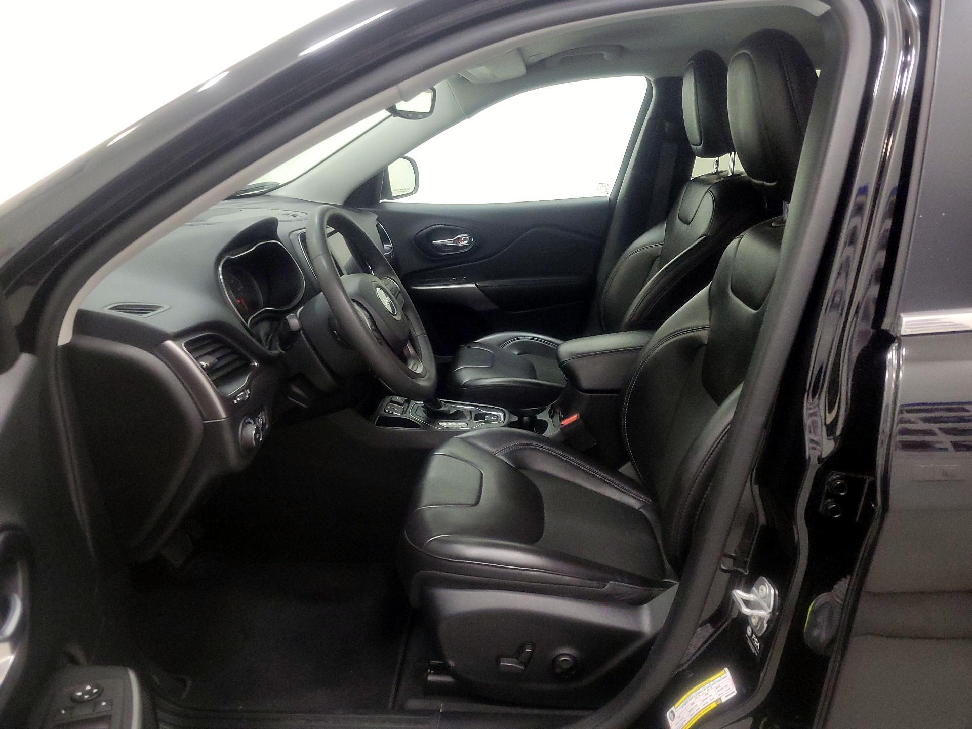 Thumbnail: 2021 Jeep Cherokee - 11