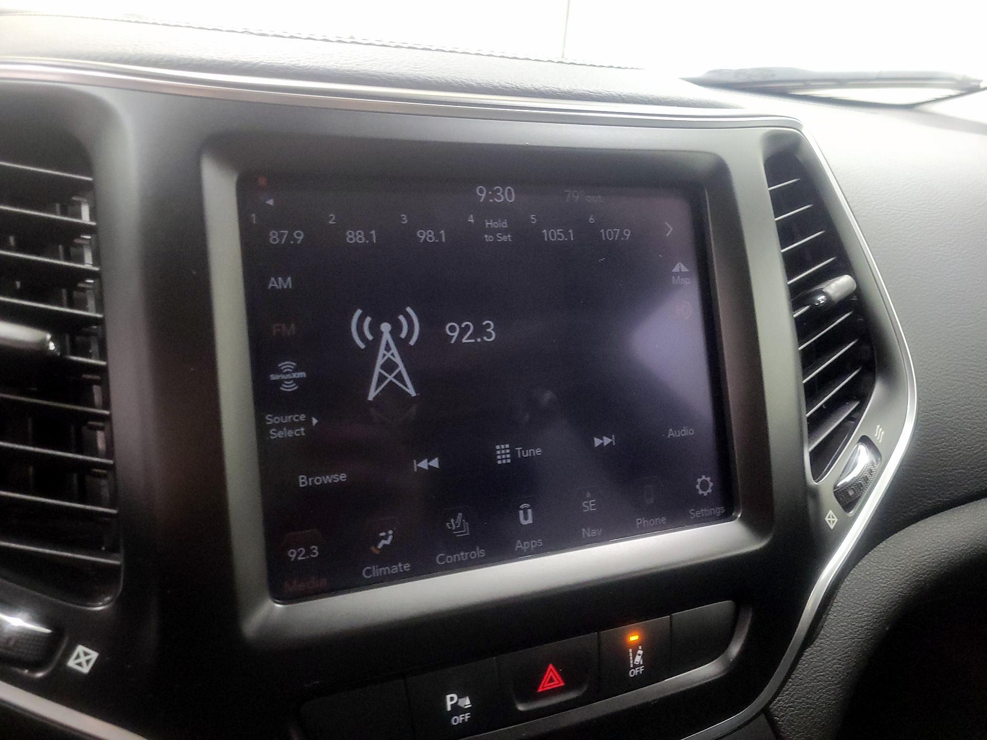 Thumbnail: 2021 Jeep Cherokee - 16