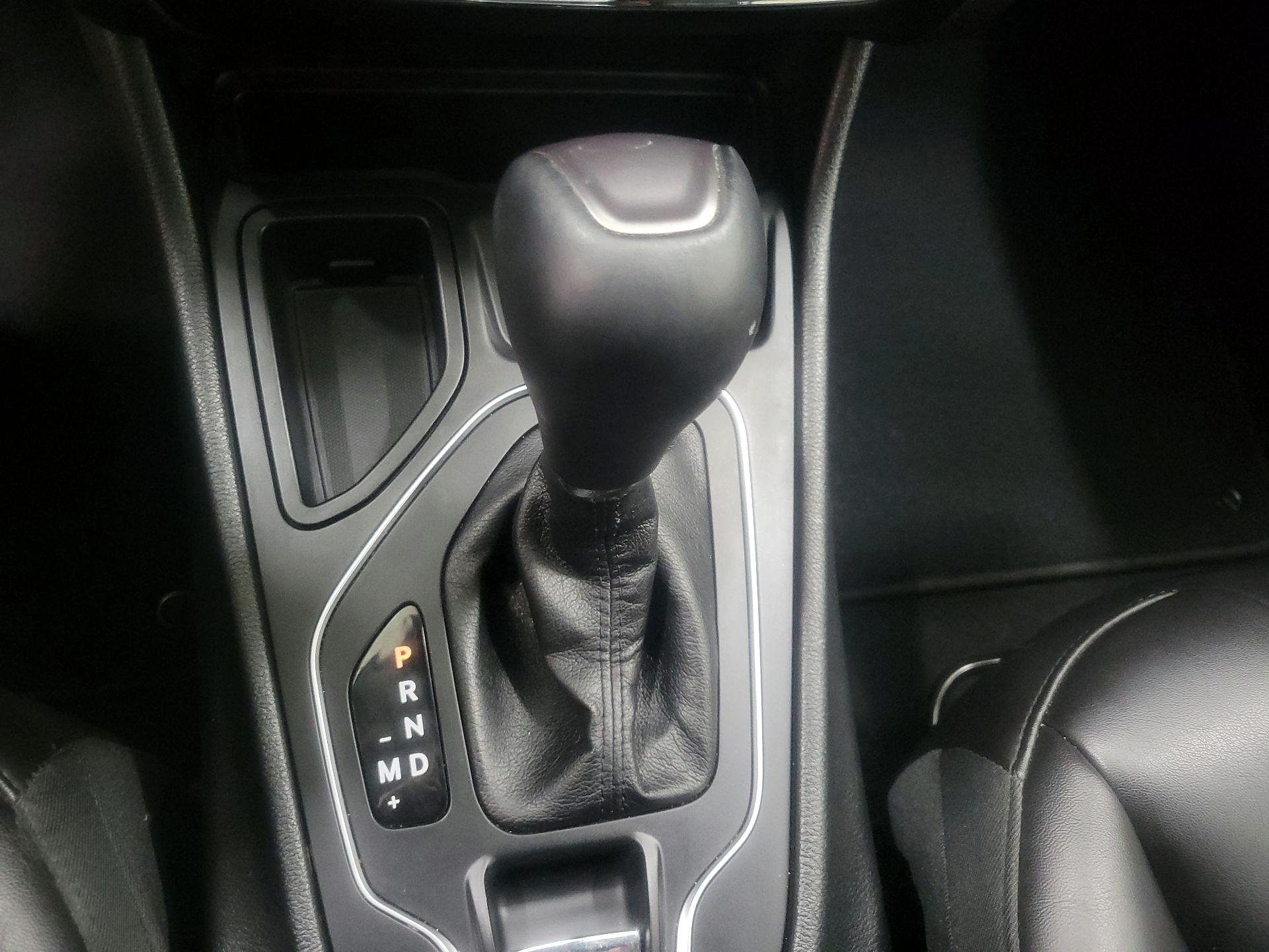 Thumbnail: 2021 Jeep Cherokee - 18