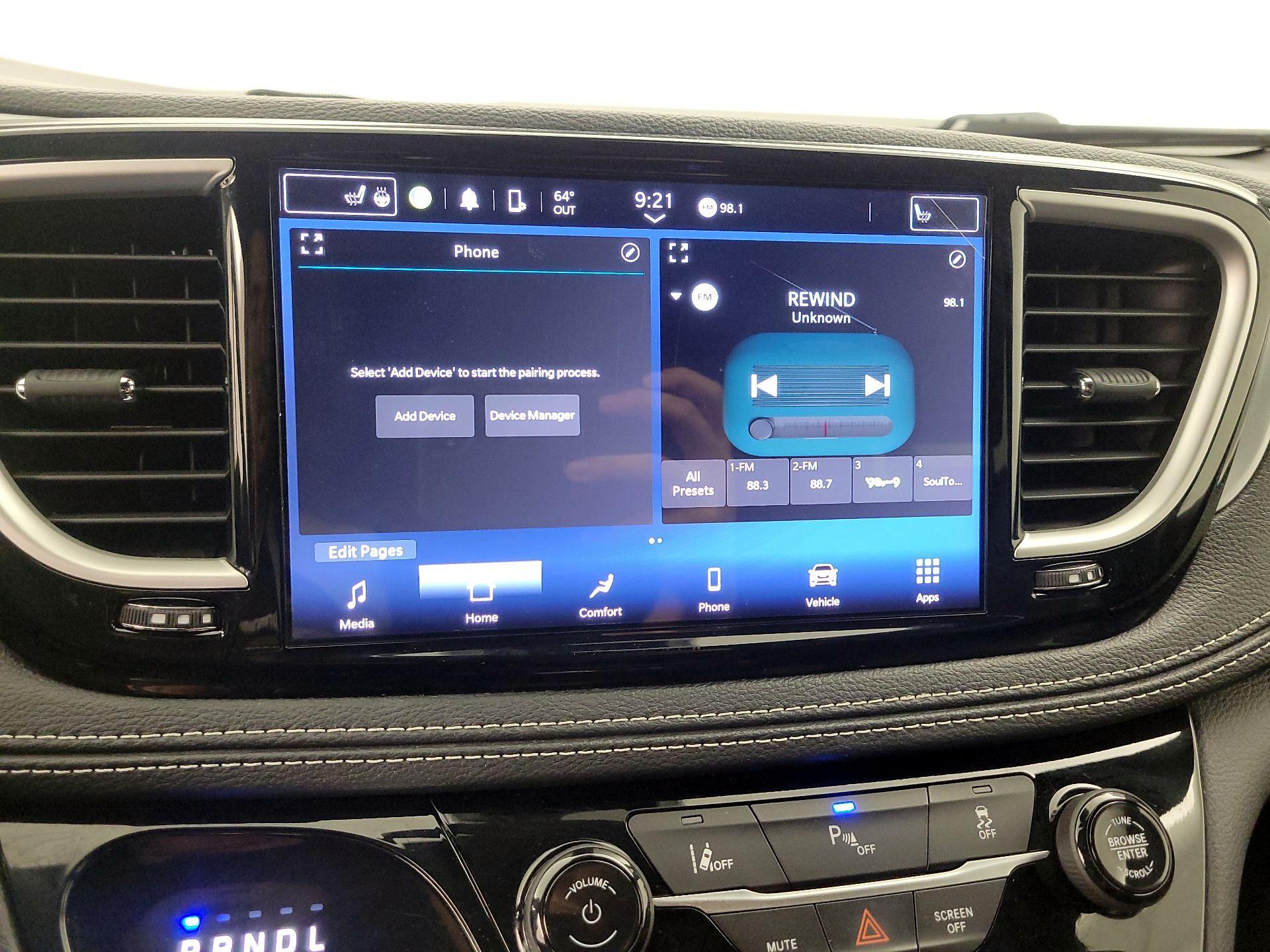 Thumbnail: 2023 Chrysler Pacifica - 15