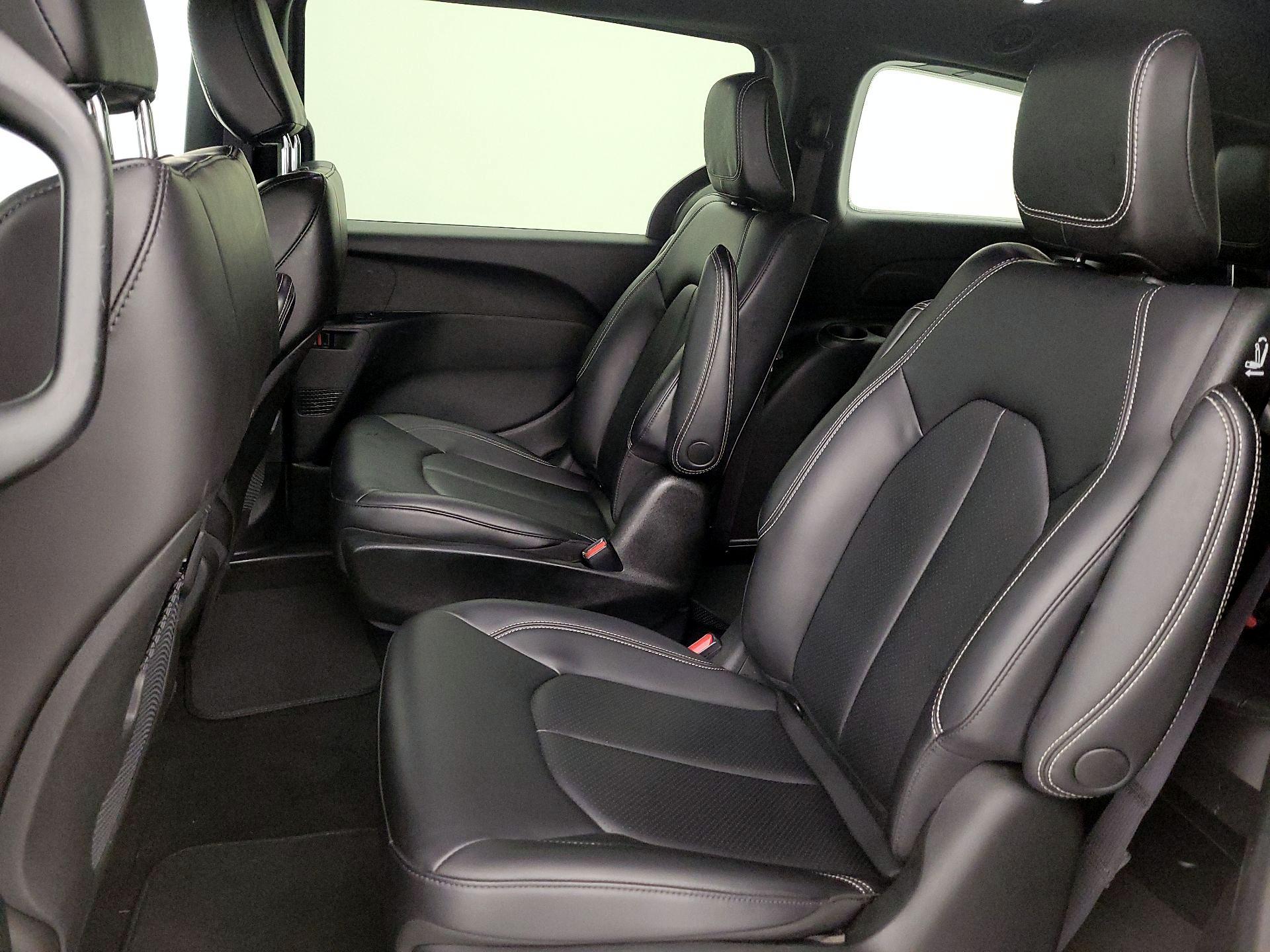 Thumbnail: 2023 Chrysler Pacifica - 19