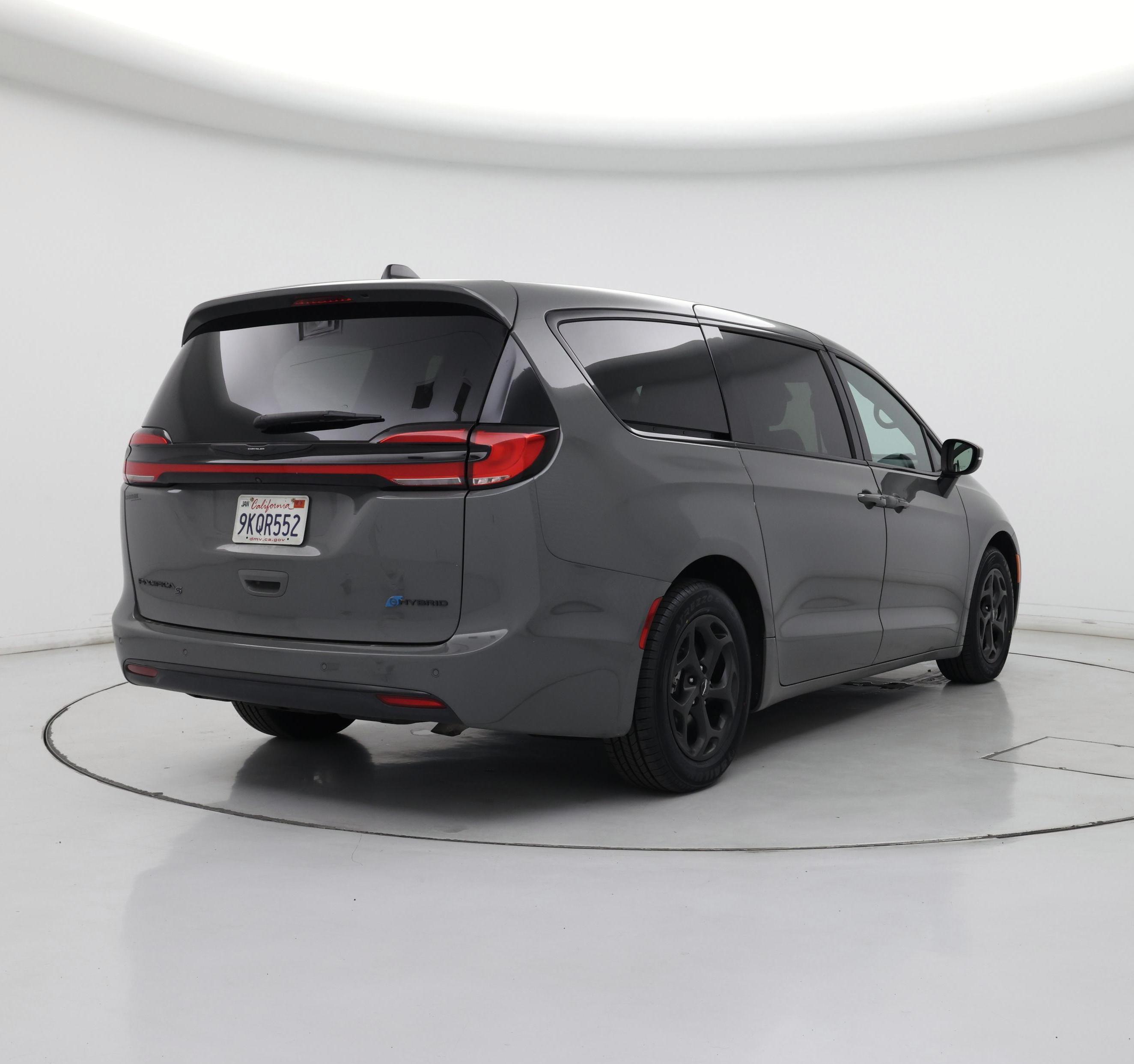 Thumbnail: 2023 Chrysler Pacifica - 8