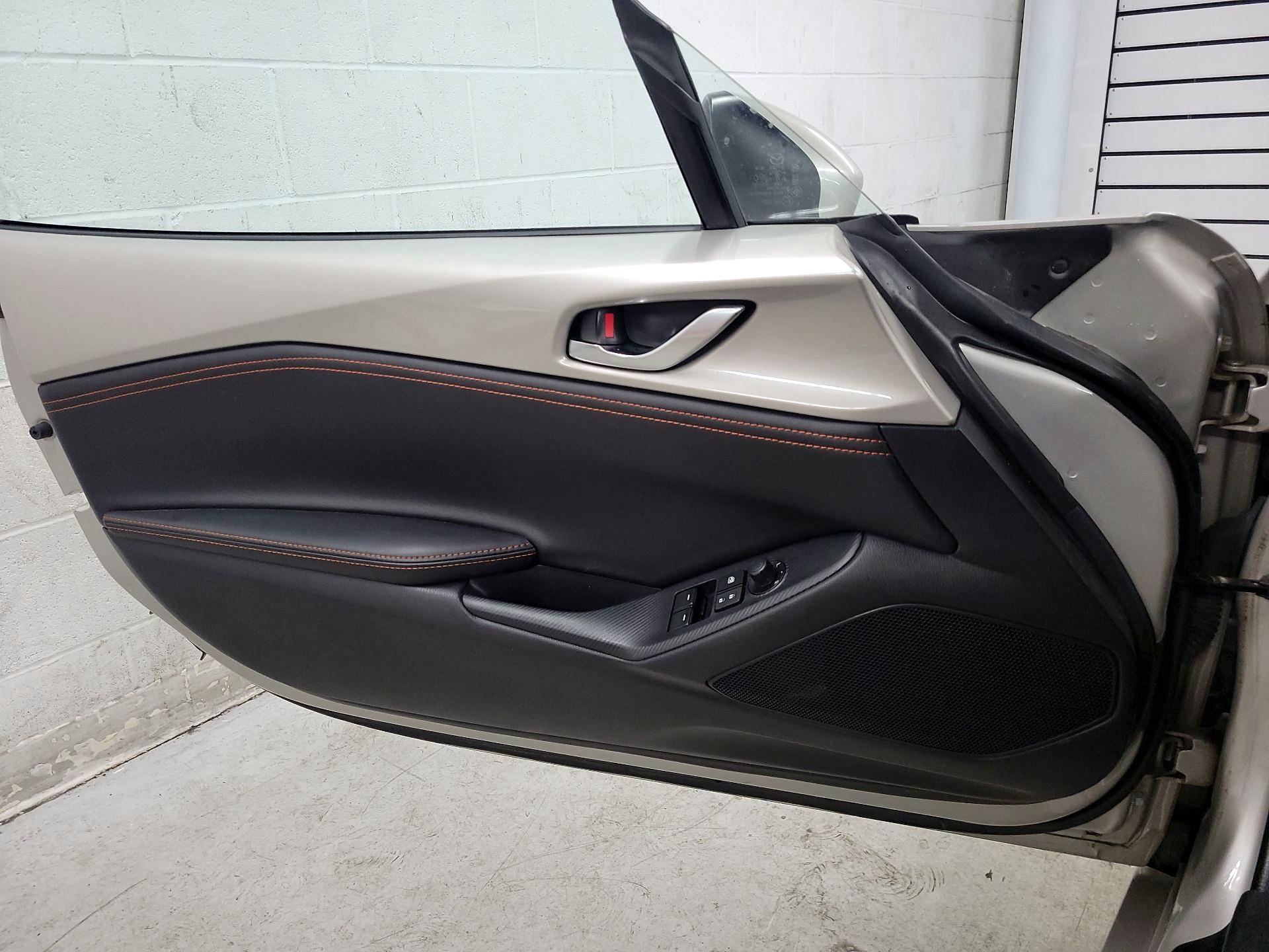 Thumbnail: 2023 Mazda MX-5 Miata - 12