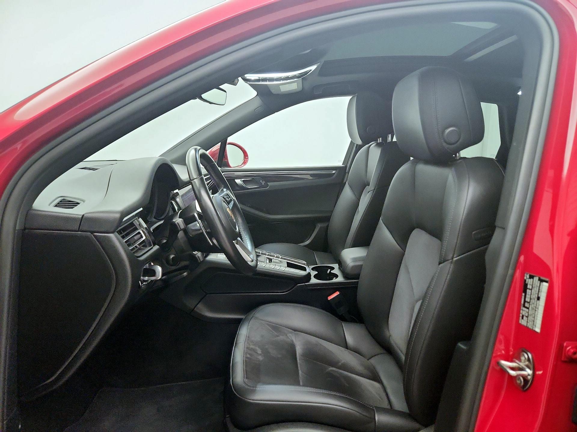 Thumbnail: 2021 Porsche Macan - 11