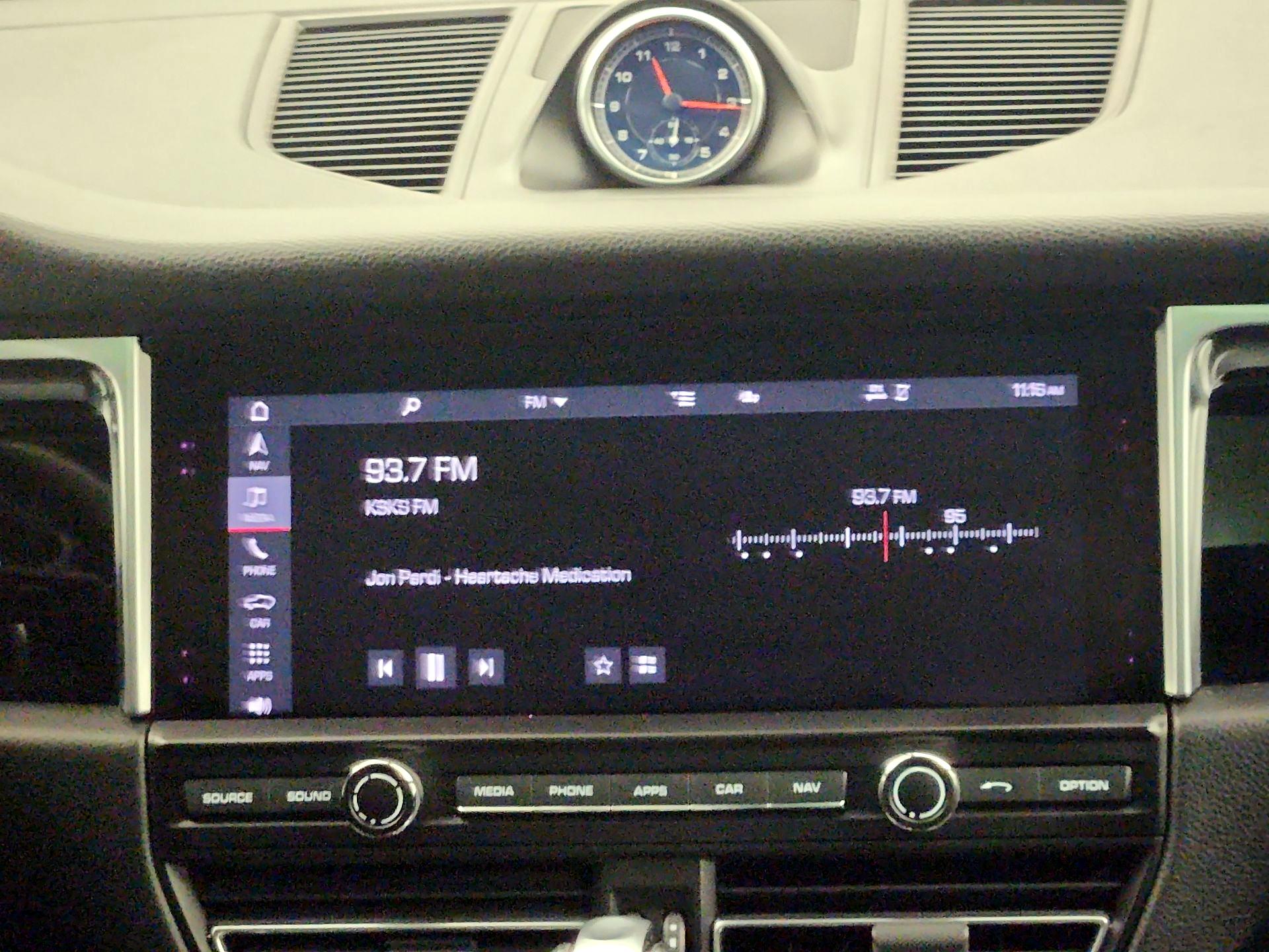 Thumbnail: 2021 Porsche Macan - 16