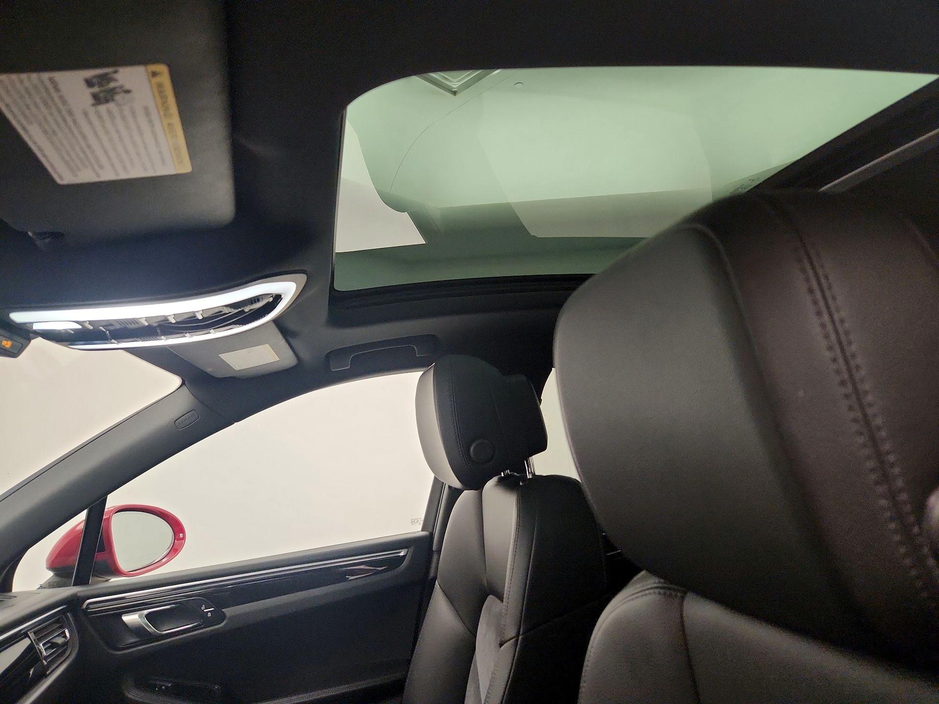 Thumbnail: 2021 Porsche Macan - 20