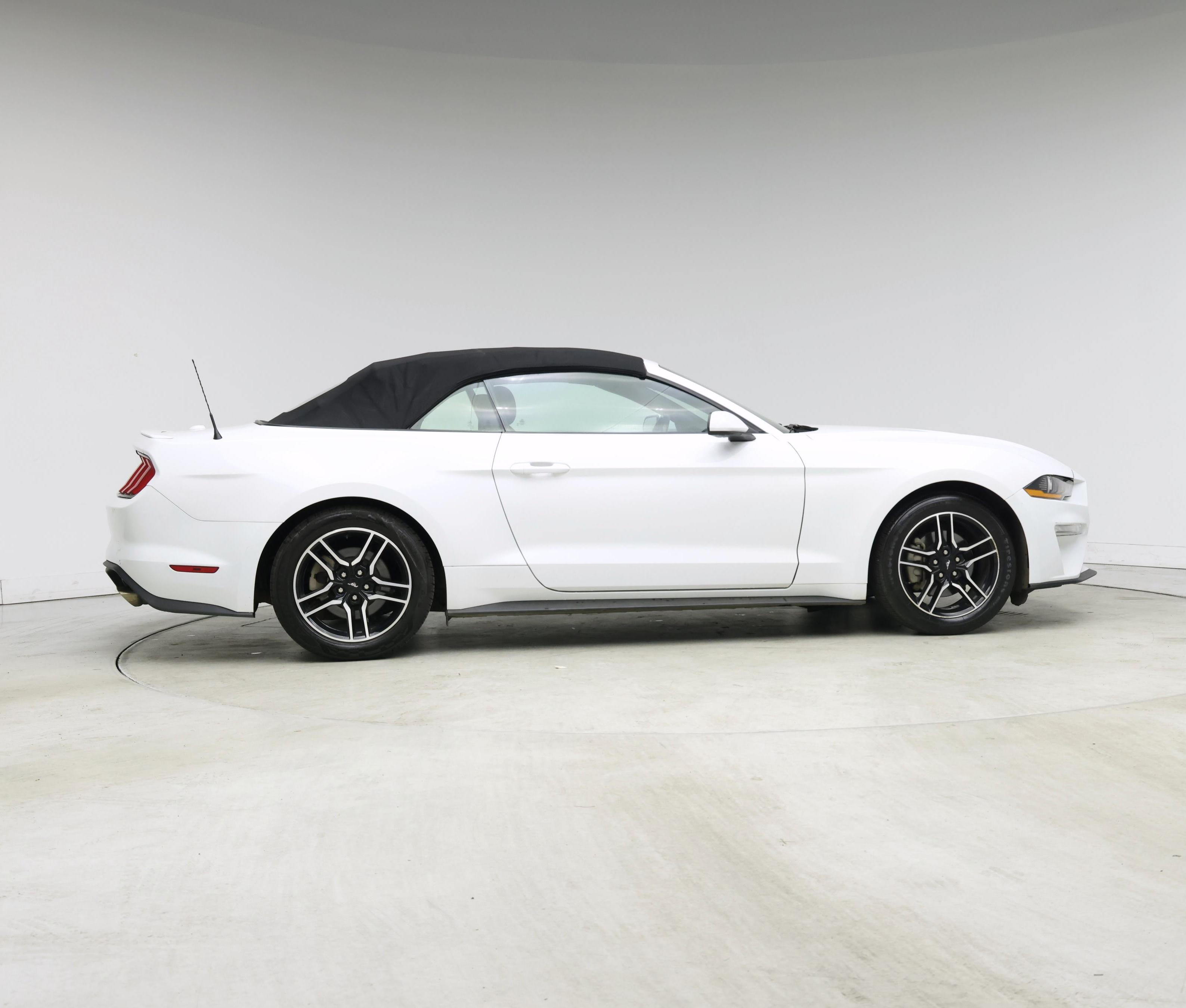 Thumbnail: 2022 Ford Mustang - 7