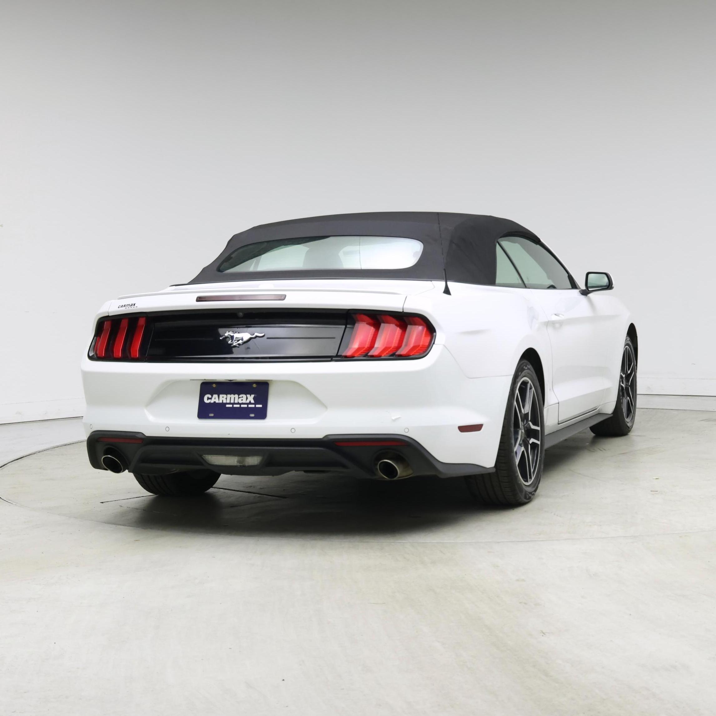 Thumbnail: 2022 Ford Mustang - 8