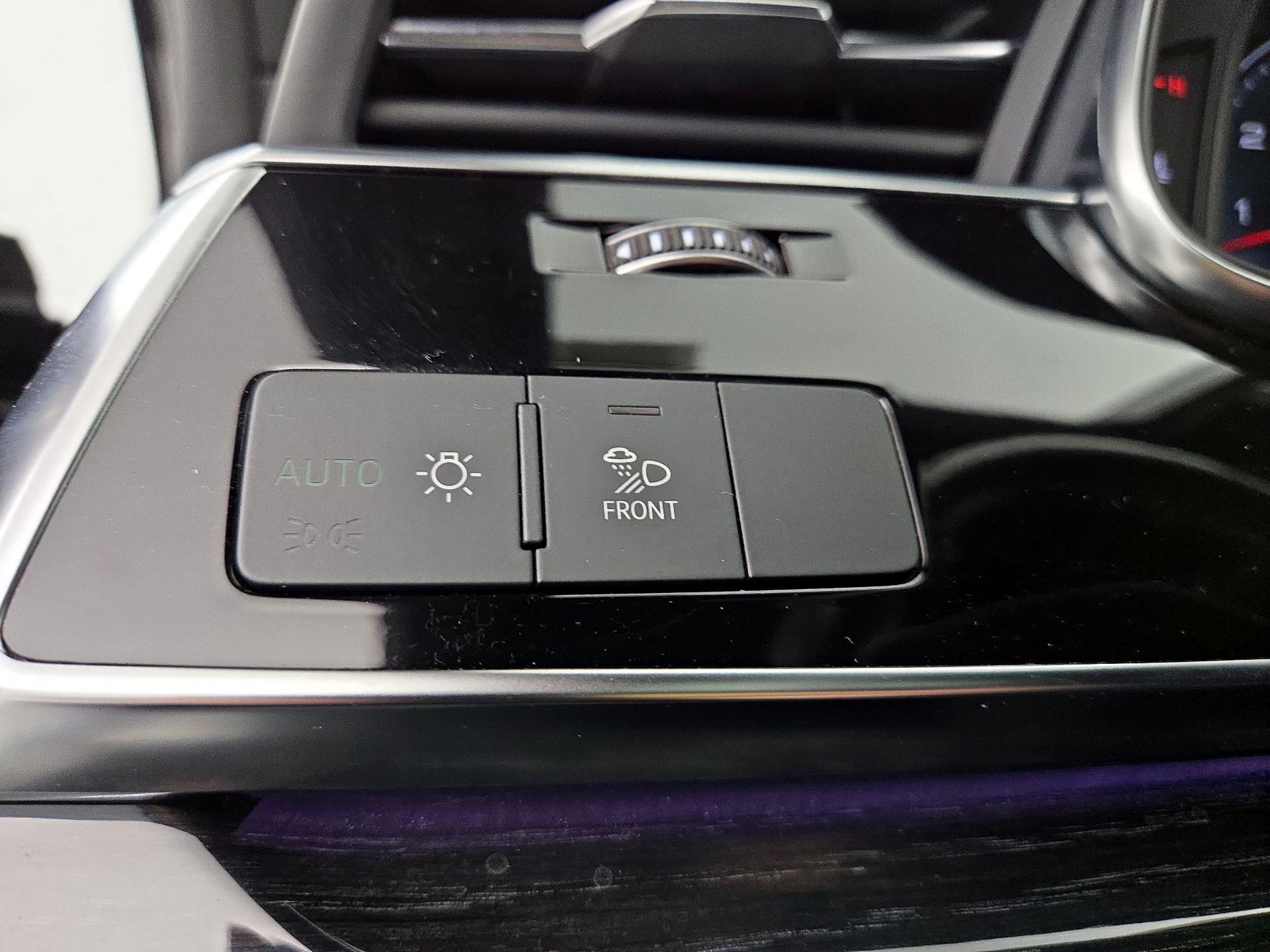 Thumbnail: 2020 Audi Q8 - 13