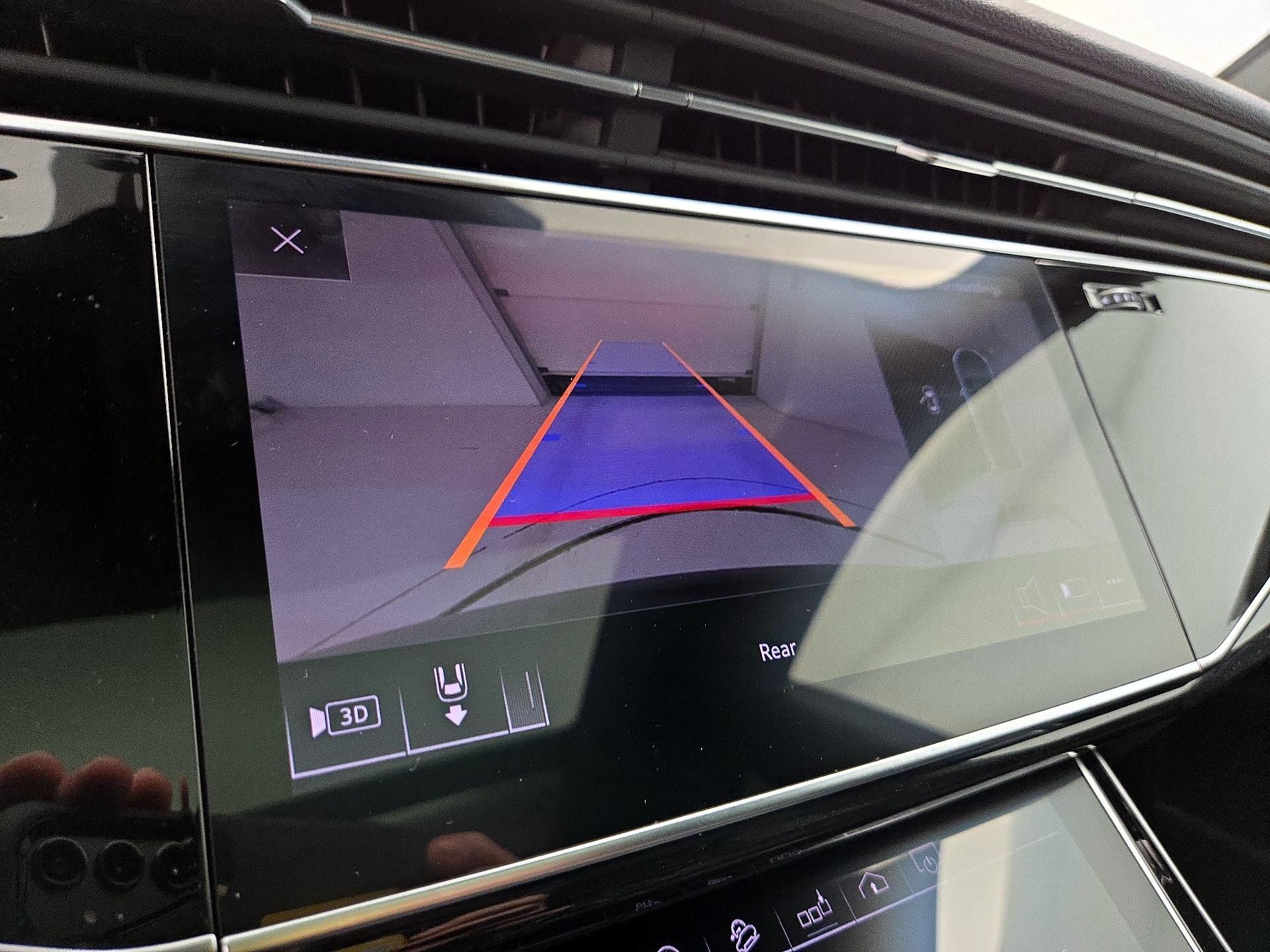 Thumbnail: 2020 Audi Q8 - 15