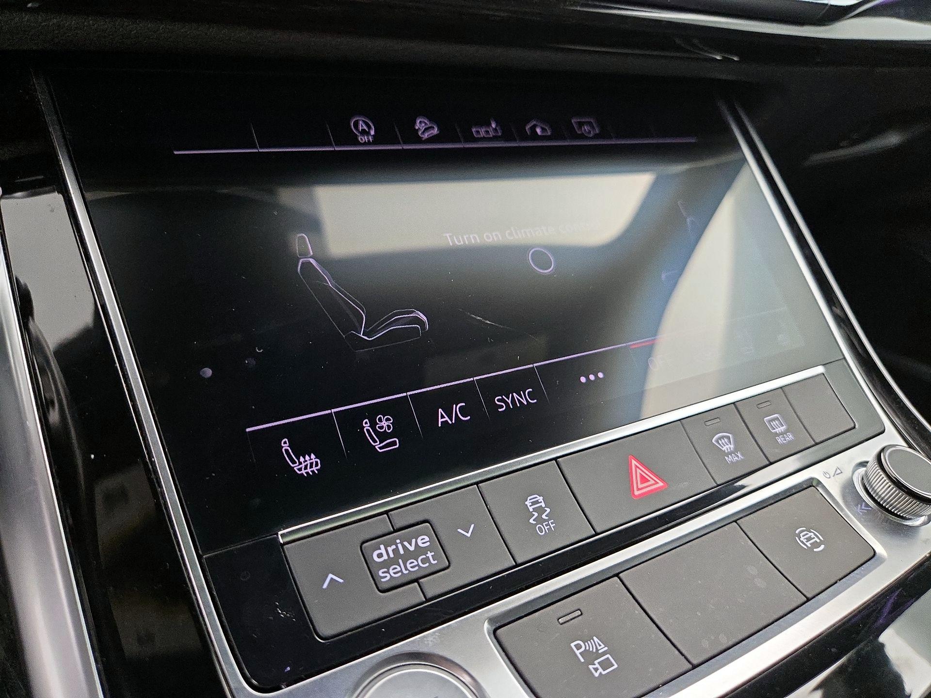 Thumbnail: 2020 Audi Q8 - 17