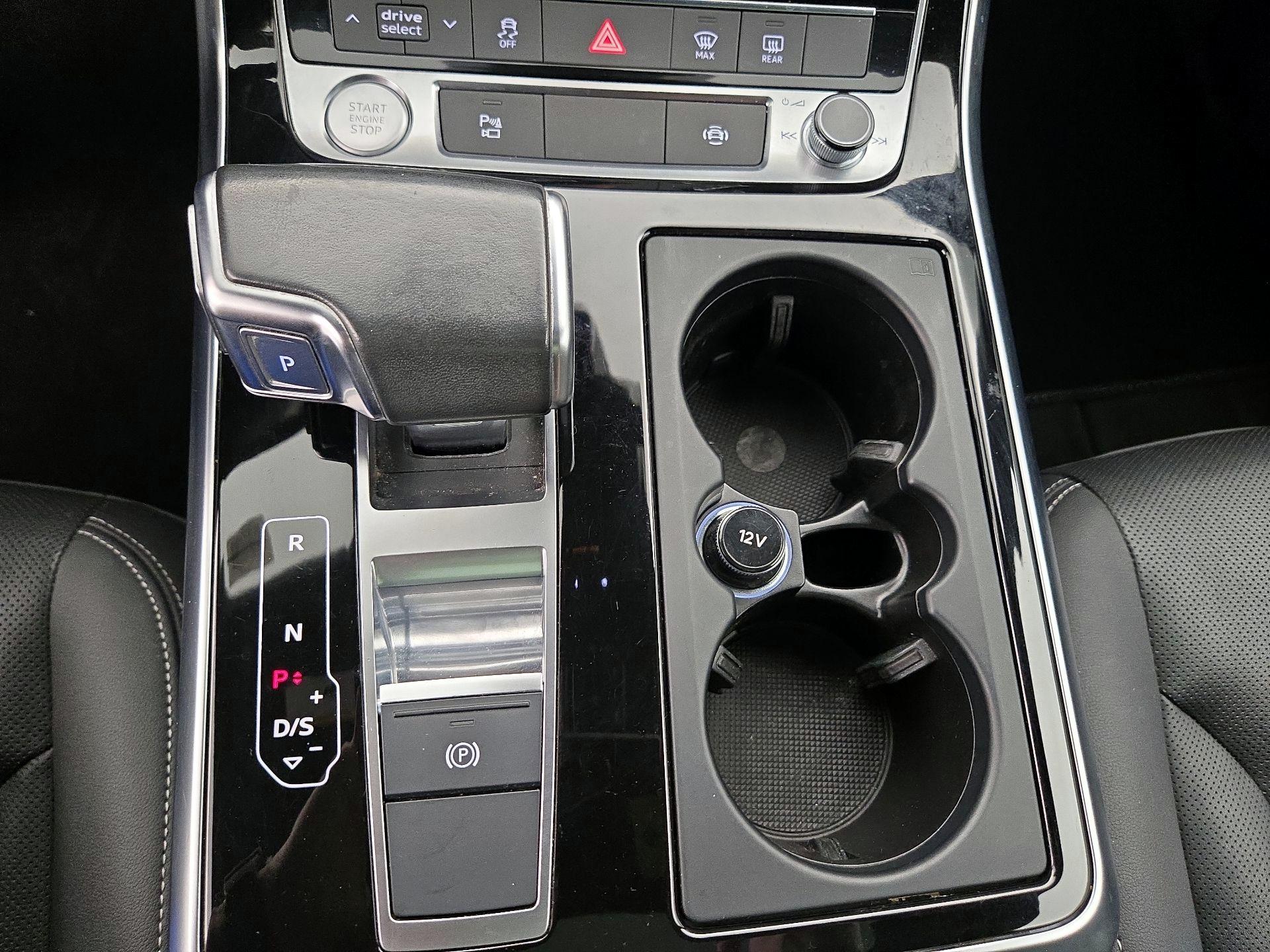 Thumbnail: 2020 Audi Q8 - 18