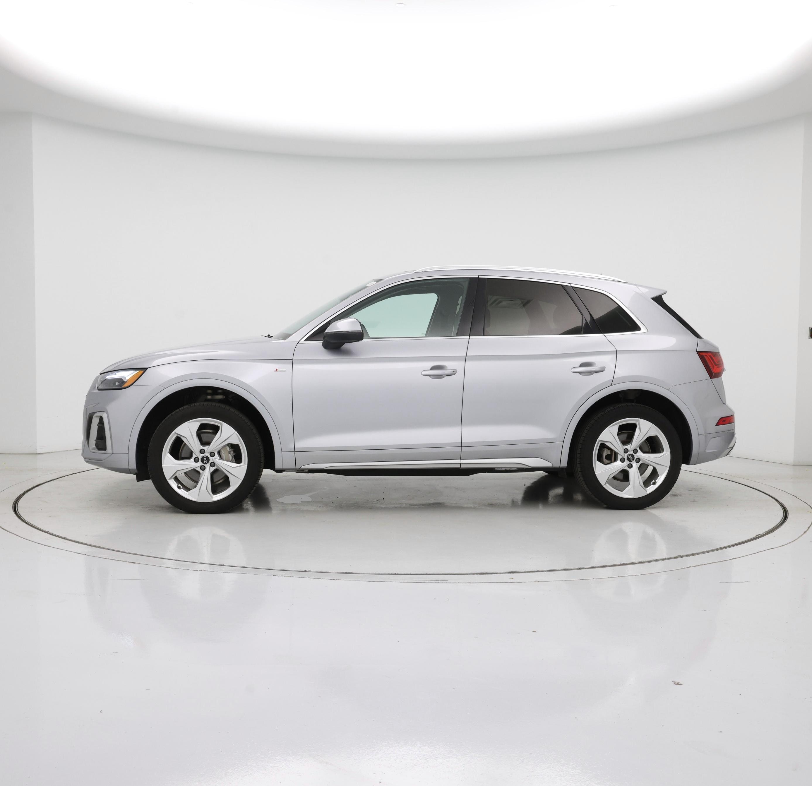 Thumbnail: 2022 Audi Q5 - 3