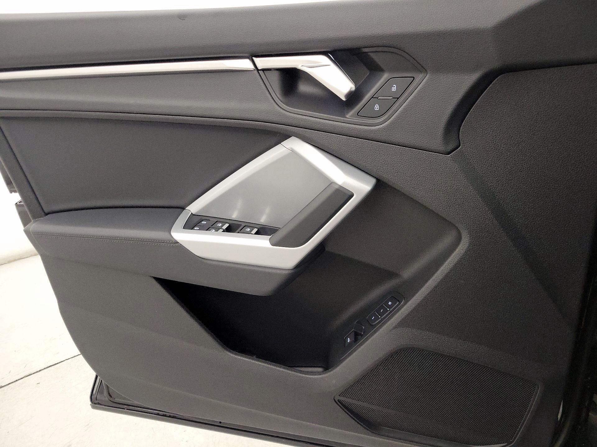 Thumbnail: 2023 Audi Q3 - 12