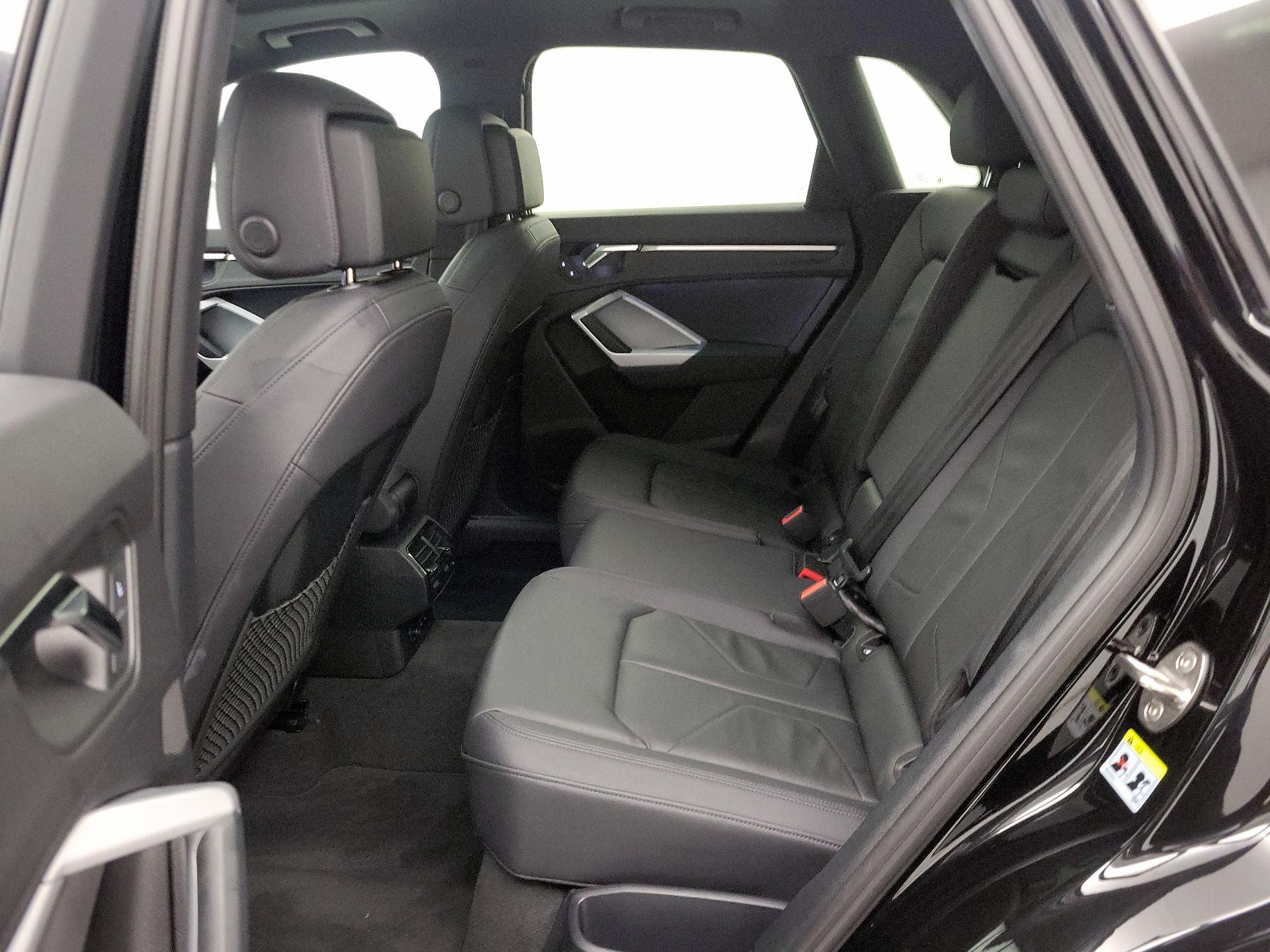 Thumbnail: 2023 Audi Q3 - 20