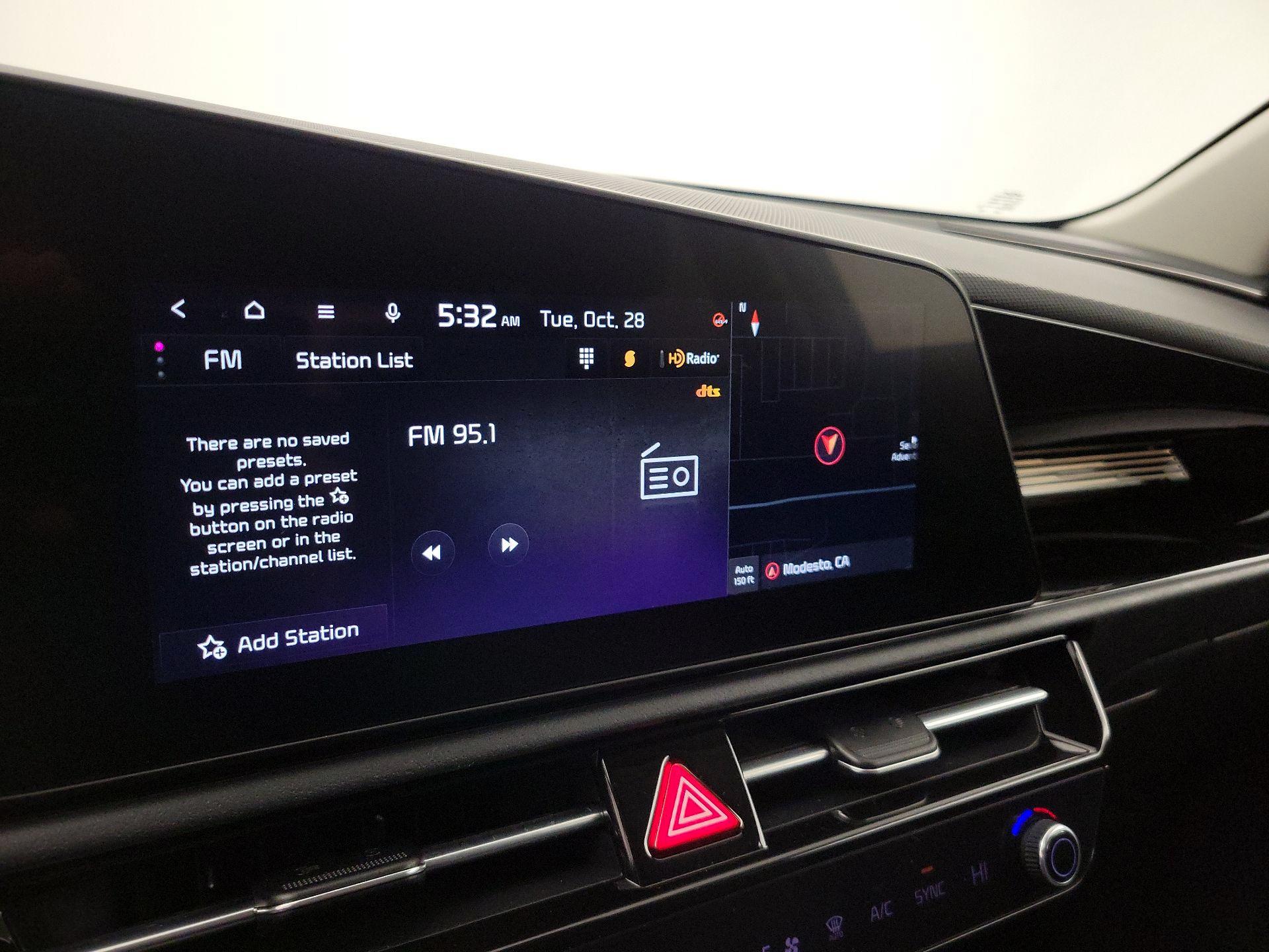 Thumbnail: 2024 Kia Niro - 16