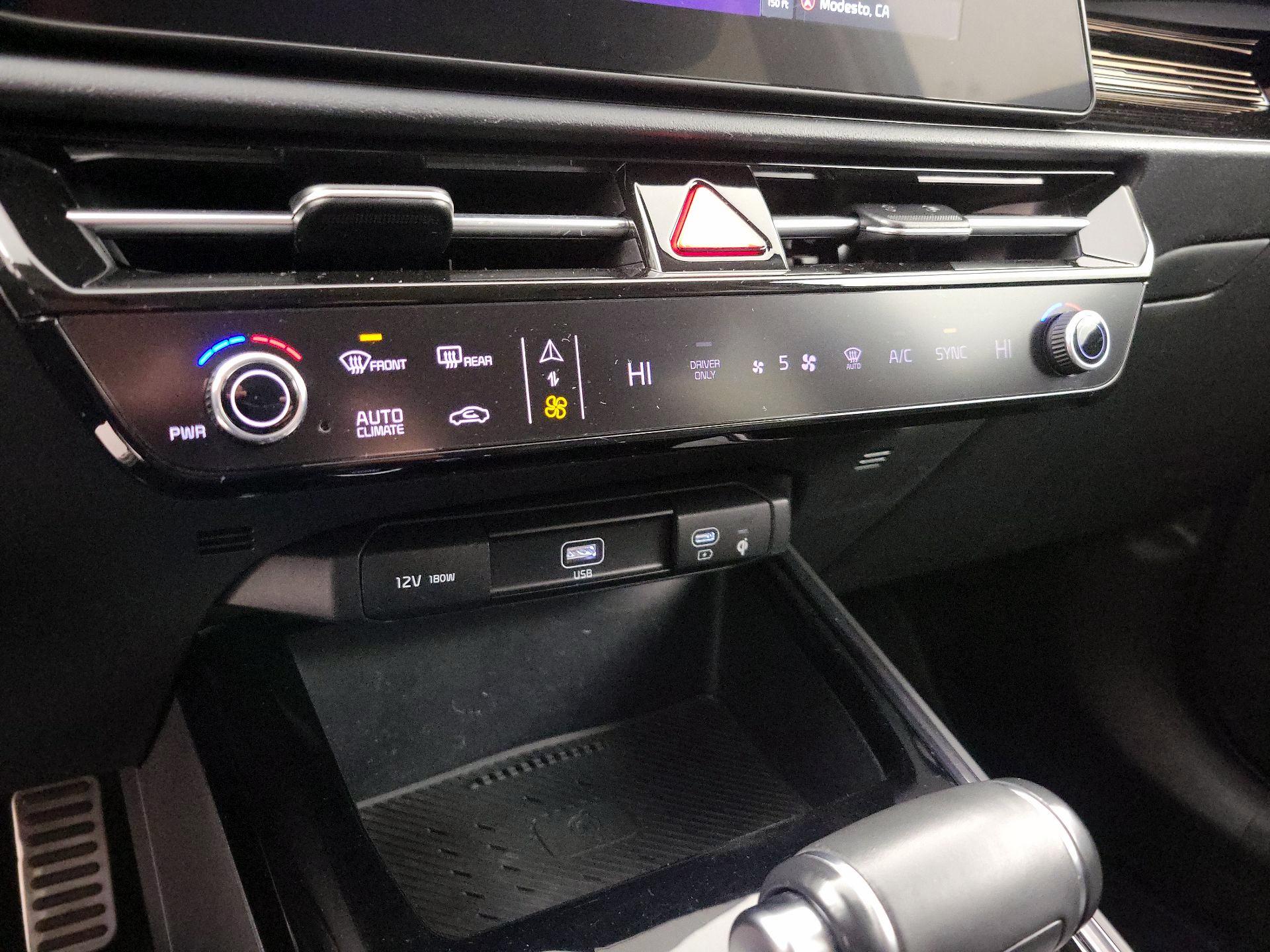 Thumbnail: 2024 Kia Niro - 17