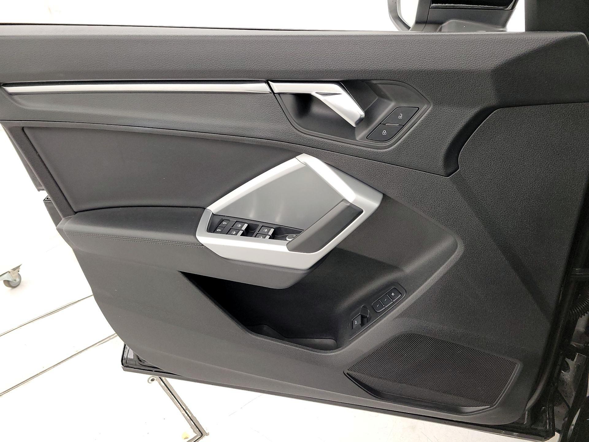 Thumbnail: 2022 Audi Q3 - 12