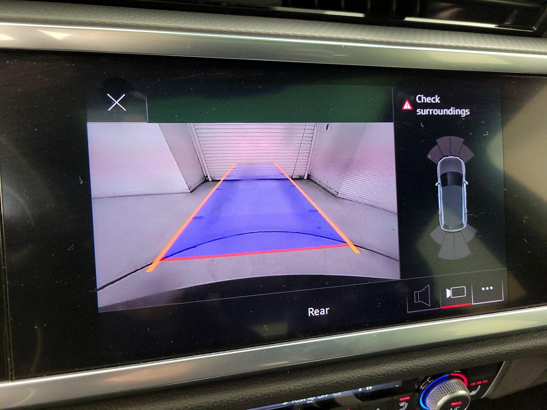 Thumbnail: 2022 Audi Q3 - 14