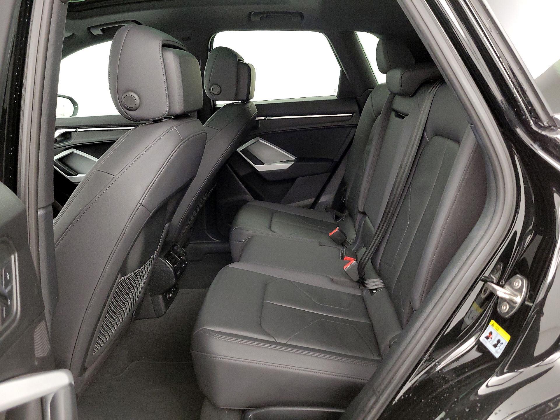 Thumbnail: 2022 Audi Q3 - 20