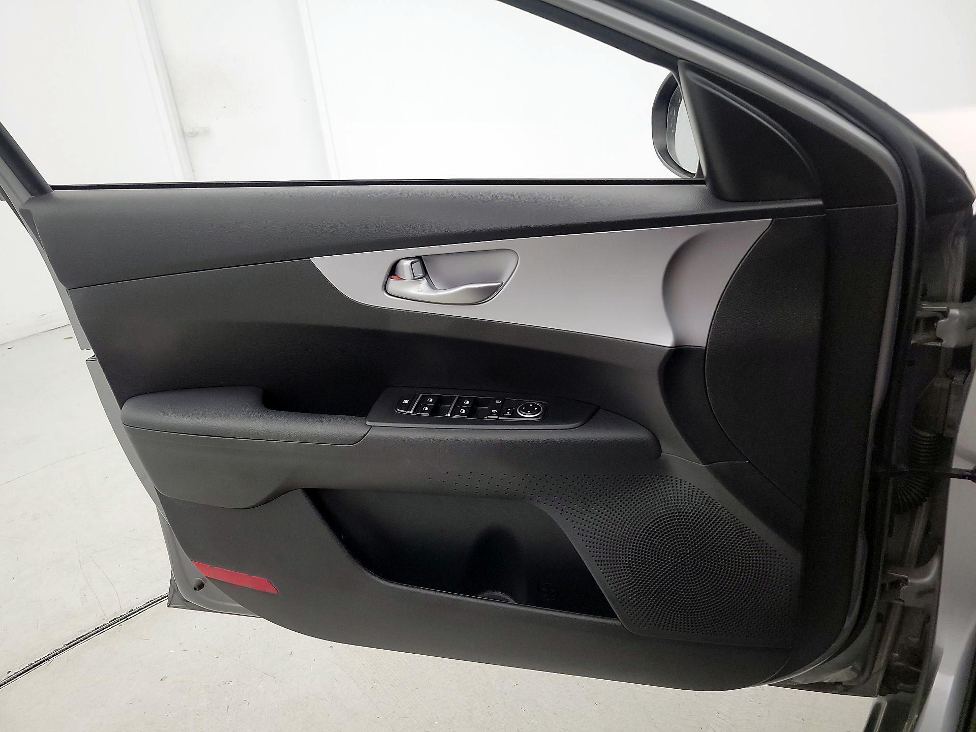 Thumbnail: 2023 Kia Forte - 12