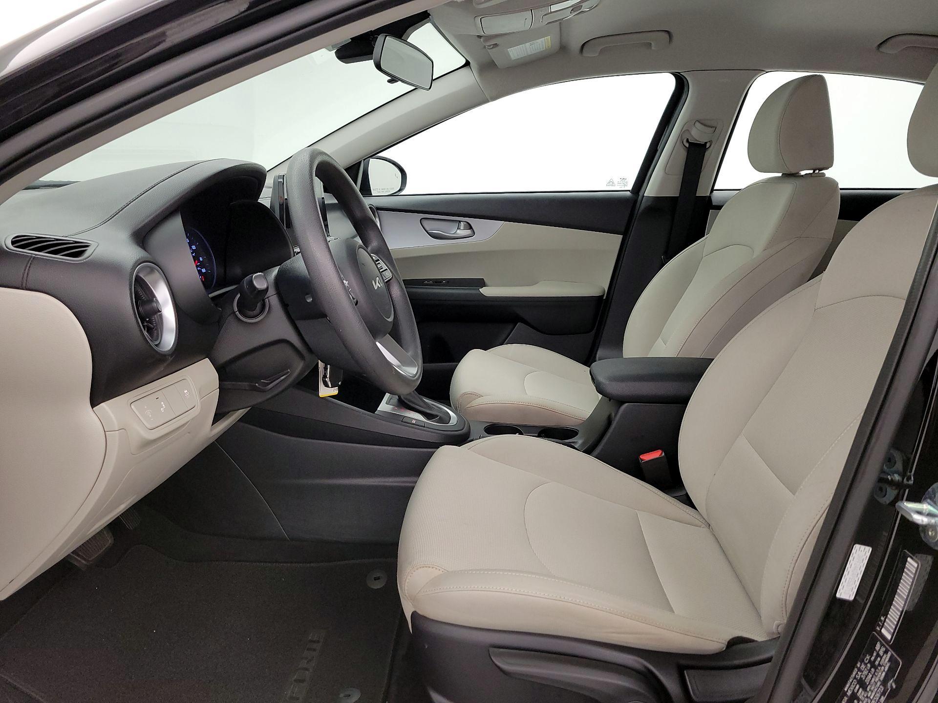 Thumbnail: 2023 Kia Forte - 11