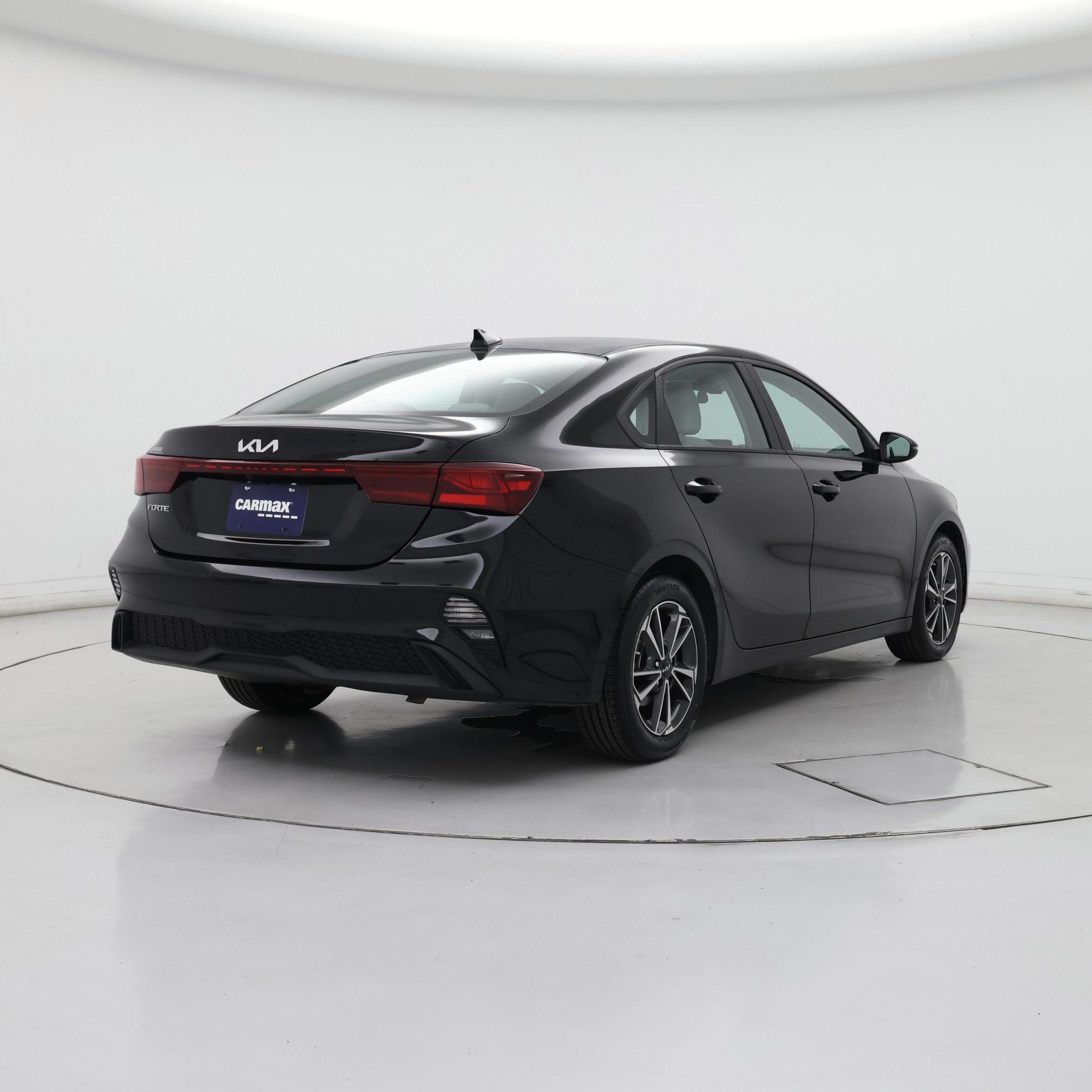 Thumbnail: 2023 Kia Forte - 8