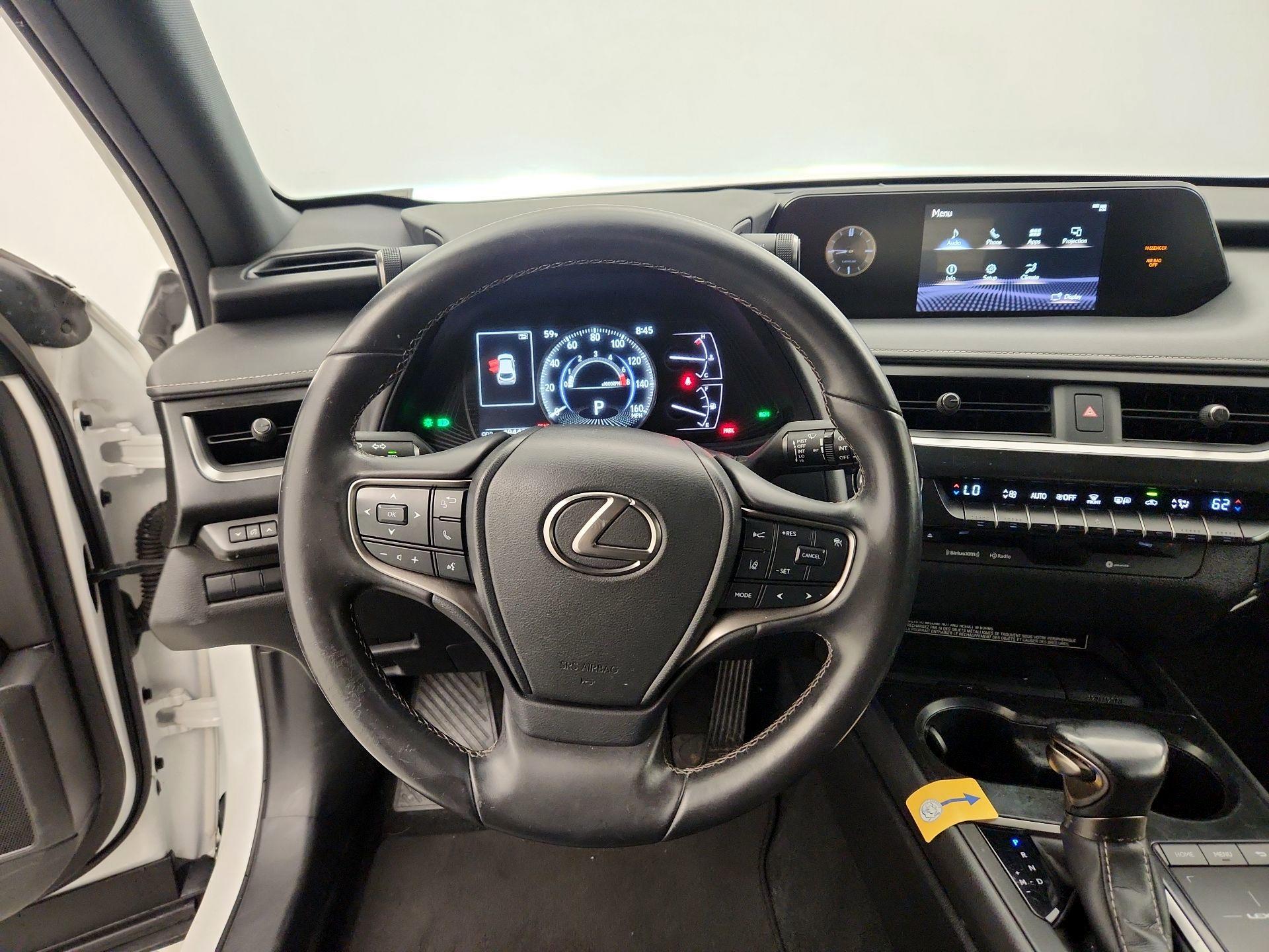 Thumbnail: 2021 Lexus UX - 10