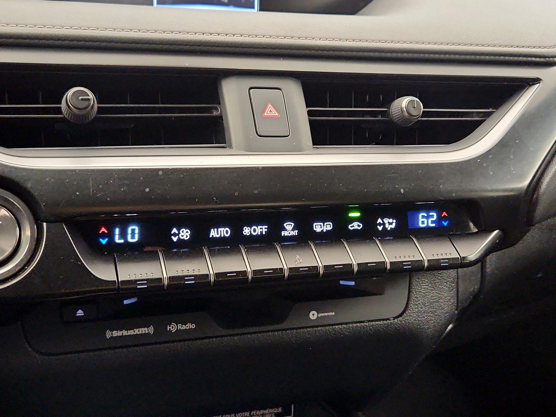 Thumbnail: 2021 Lexus UX - 16