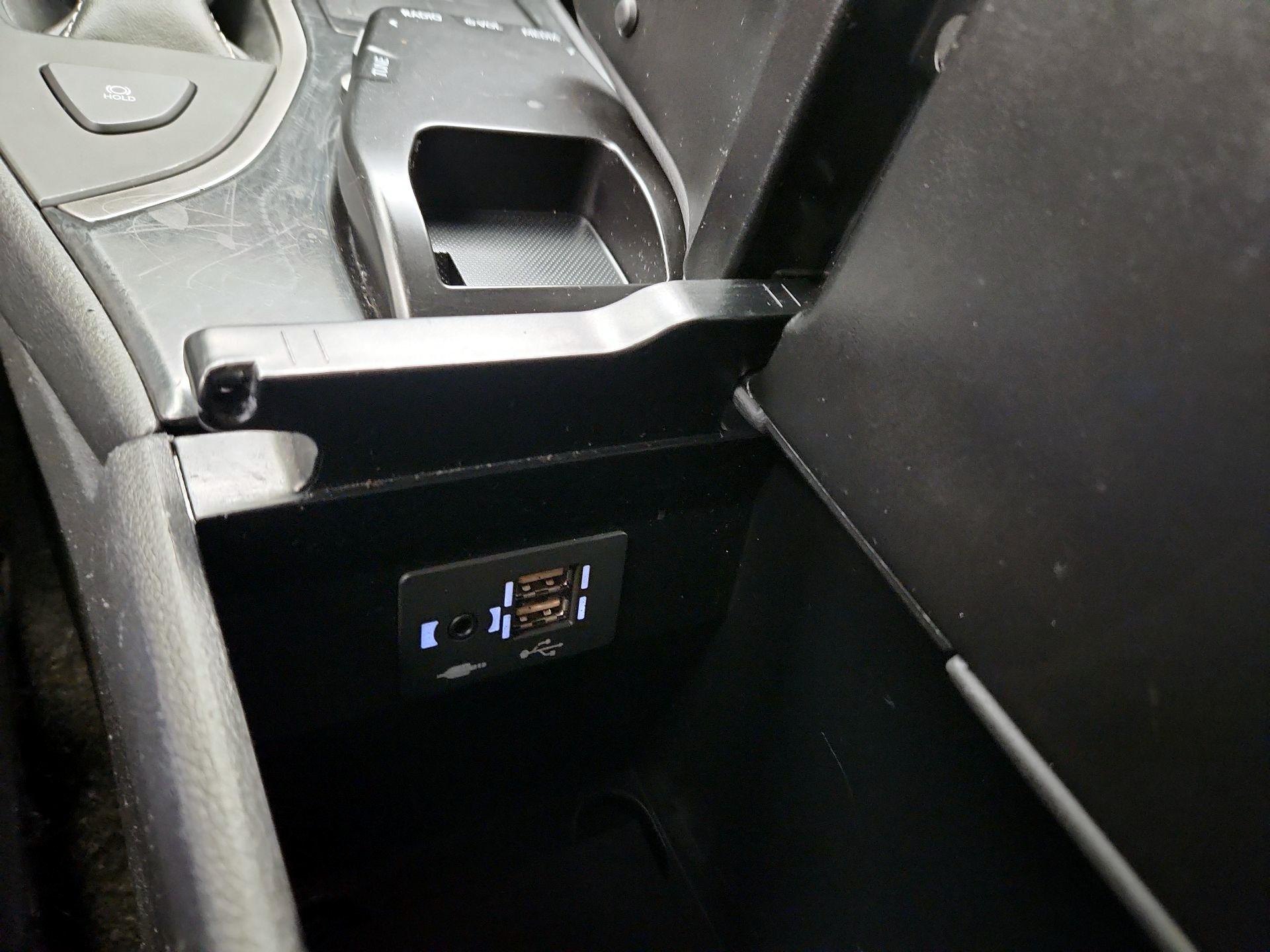 Thumbnail: 2021 Lexus UX - 18