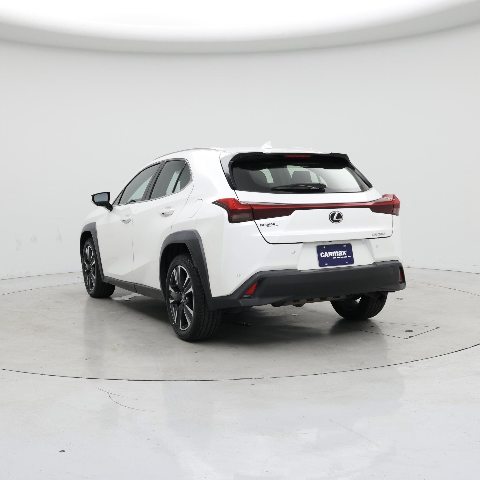 Thumbnail: 2021 Lexus UX - 2