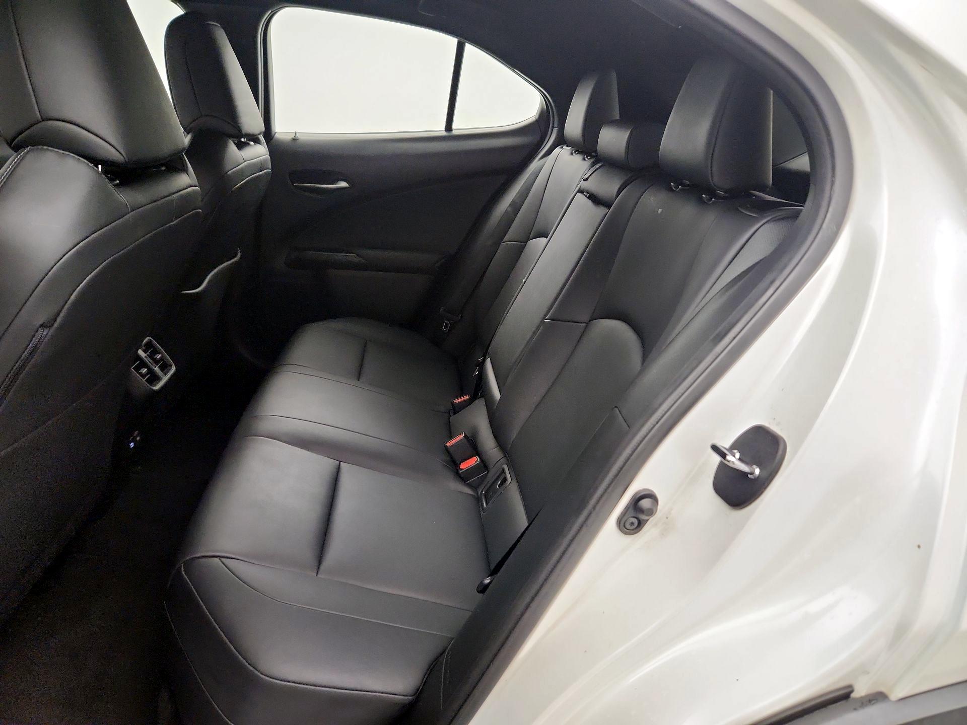 Thumbnail: 2021 Lexus UX - 19