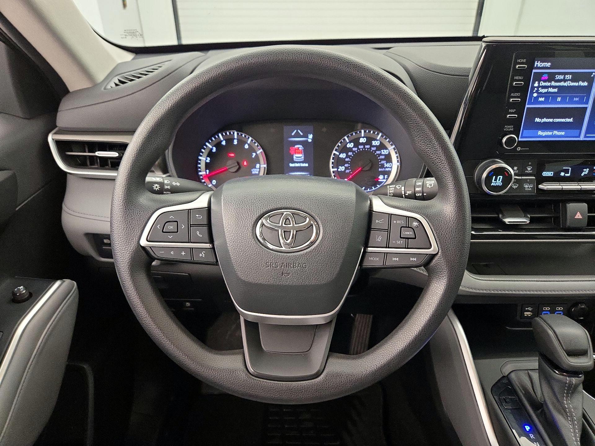 Thumbnail: 2022 Toyota Highlander - 10