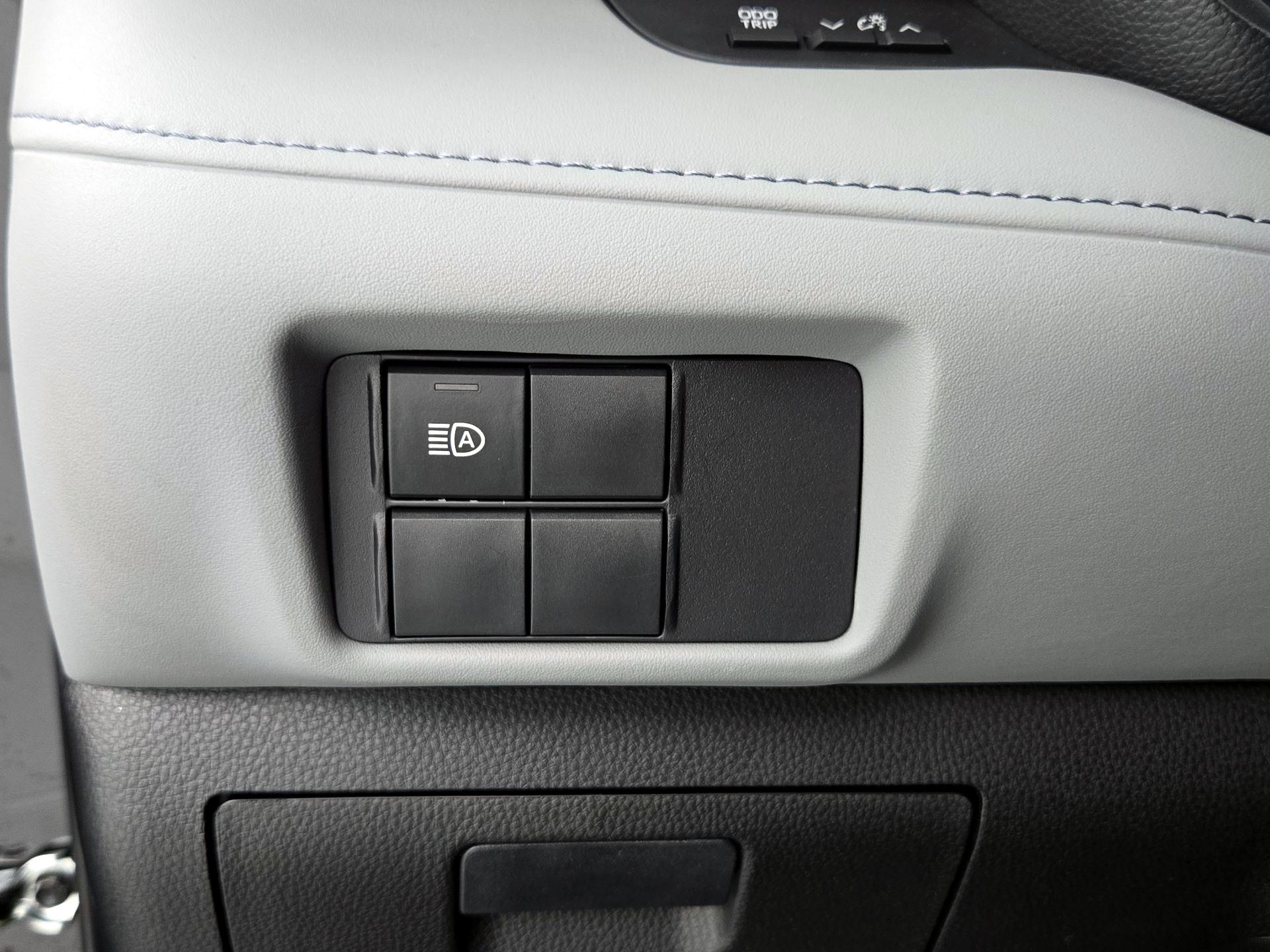 Thumbnail: 2022 Toyota Highlander - 13