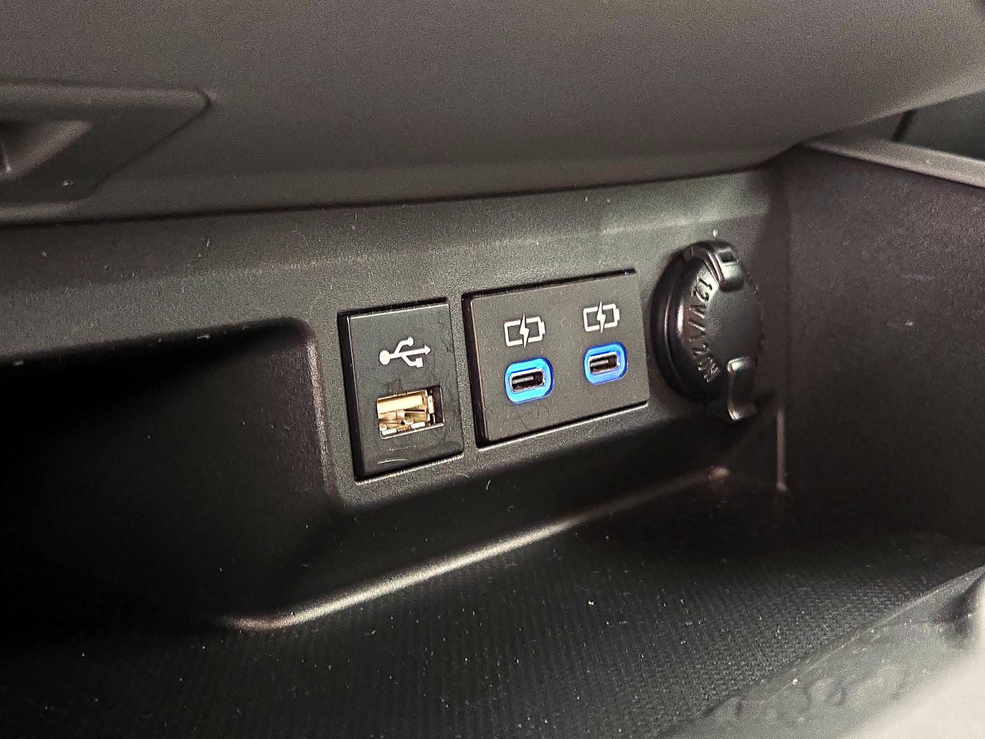 Thumbnail: 2022 Toyota Highlander - 18